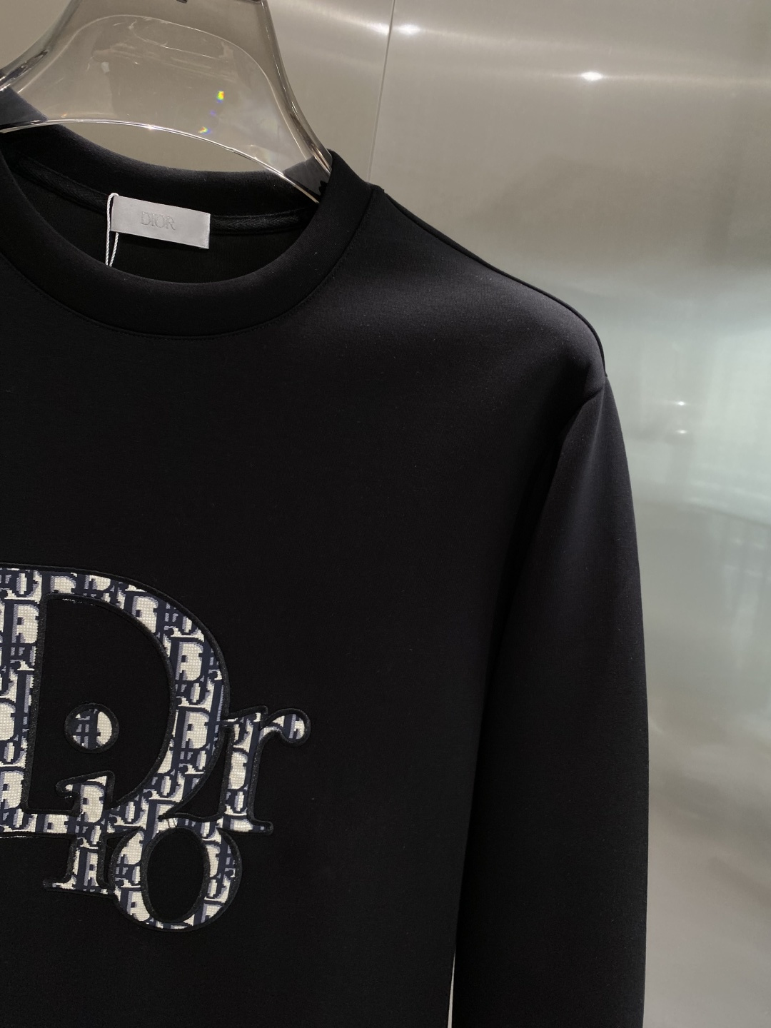 🌾 《𝙉𝙚𝙬🤍🖤迪家》25秋冬新品空气层 圆领卫衣，正面品牌标识设计，创意重释品牌标志性设计，采用400