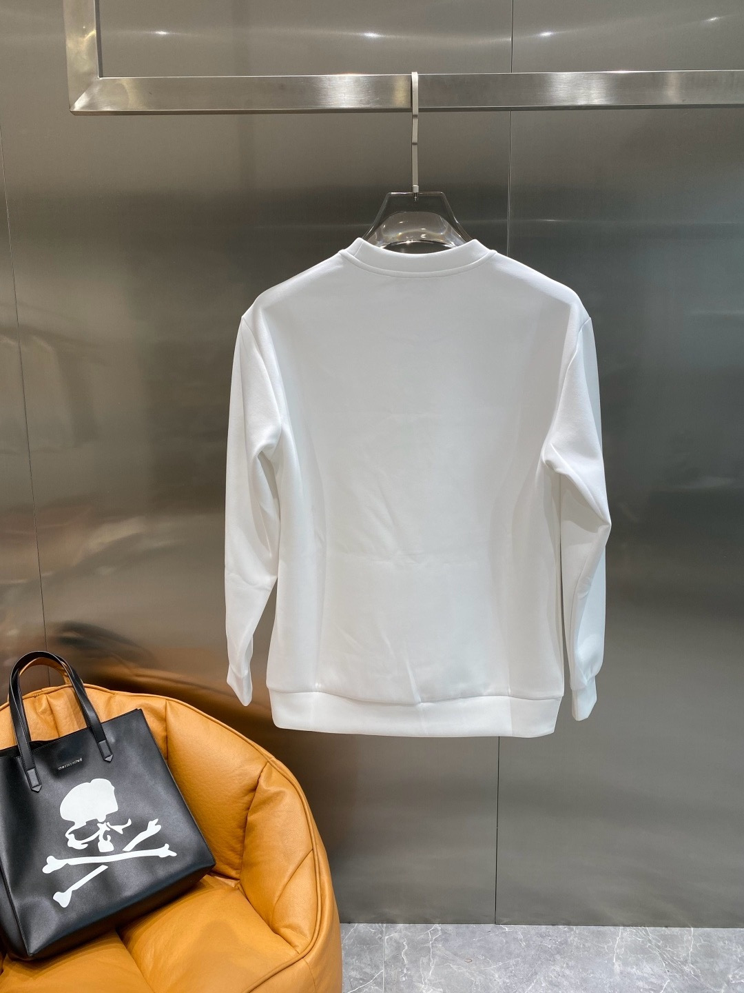 🌾 《𝙉𝙚𝙬🤍🖤迪家》25秋冬新品空气层 圆领卫衣，正面品牌标识设计，创意重释品牌标志性设计，采用400