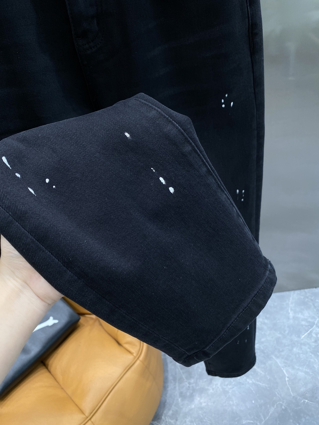 《𝙉𝙚𝙬🤍🖤驴家》秋冬最新品牛仔裤 专柜热销款 品味与价值共享 身穿着非常舒适 低调不失奢华 穿出去非常