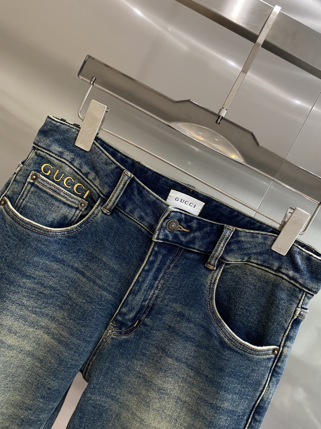 《𝙉𝙚𝙬🤍🖤古家》秋冬最新品牛仔裤 专柜热销款 品味与价值共享 身穿着非常舒适 低调不失奢华 穿出去非常