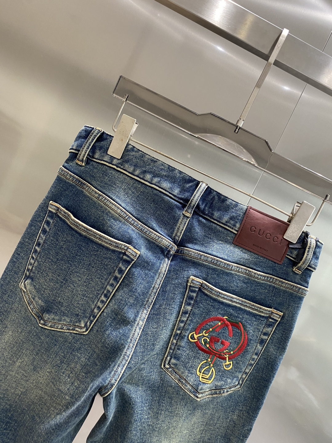 《𝙉𝙚𝙬🤍🖤古家》秋冬最新品牛仔裤 专柜热销款 品味与价值共享 身穿着非常舒适 低调不失奢华 穿出去非常