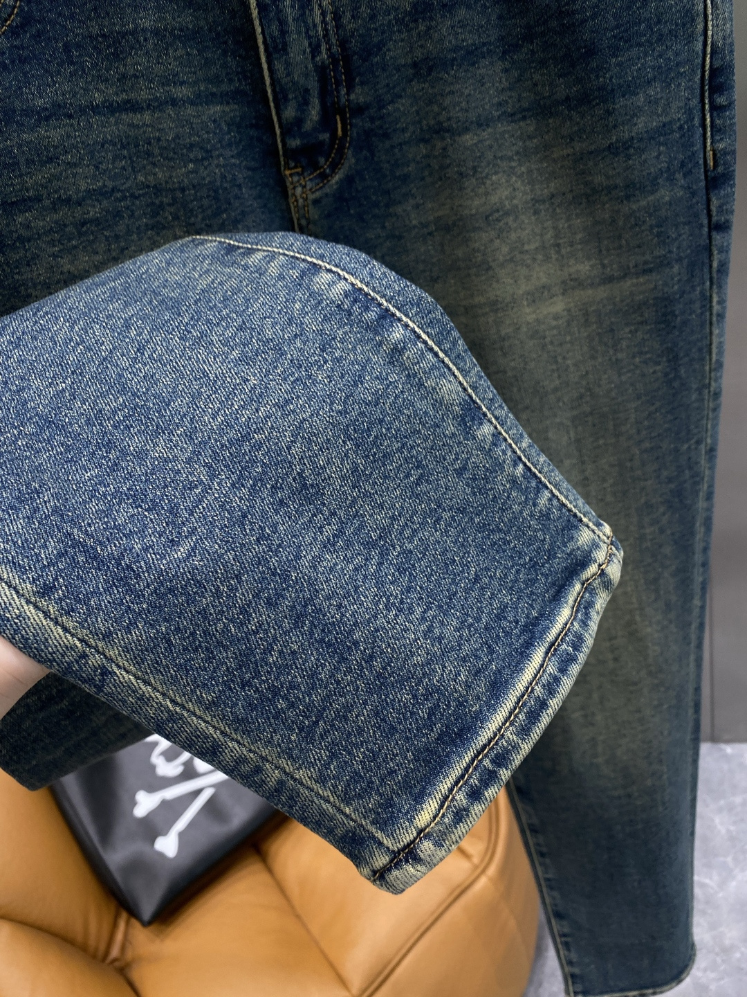 《𝙉𝙚𝙬🤍🖤古家》秋冬最新品牛仔裤 专柜热销款 品味与价值共享 身穿着非常舒适 低调不失奢华 穿出去非常