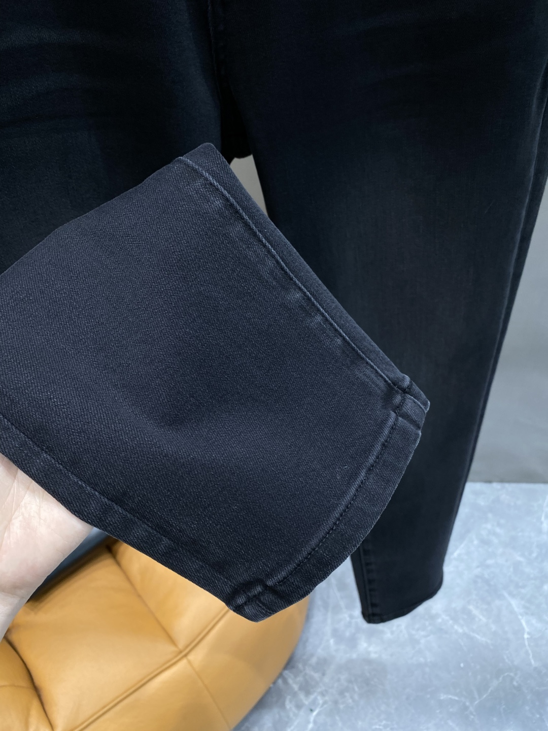 《𝙉𝙚𝙬🤍🖤驴家》2025专柜新品，原版牛仔裤 原版重工打造，品牌经典LOGO设计，三标齐全！原版五金辅