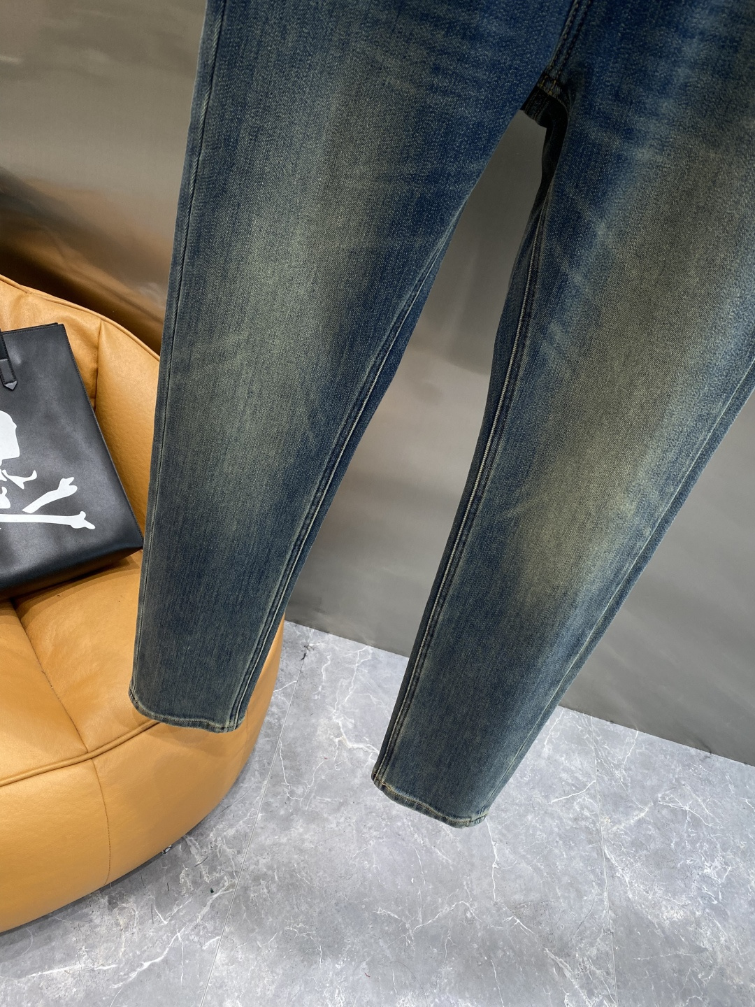 《𝙉𝙚𝙬🤍🖤驴家》25ss秋冬牛仔 超级有范儿的一款牛仔裤，定制原版水洗牛仔面料，独特设计，顶级工艺字母