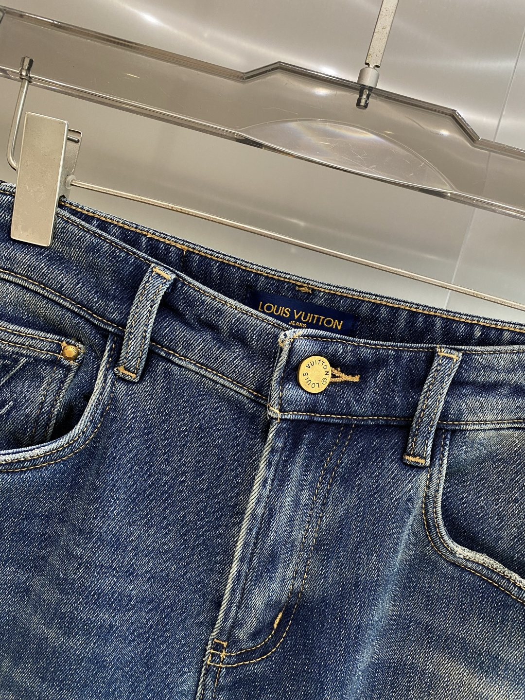 《𝙉𝙚𝙬🤍🖤驴家》25ss秋冬牛仔 超级有范儿的一款牛仔裤，定制原版水洗牛仔面料，独特设计，顶级工艺字母