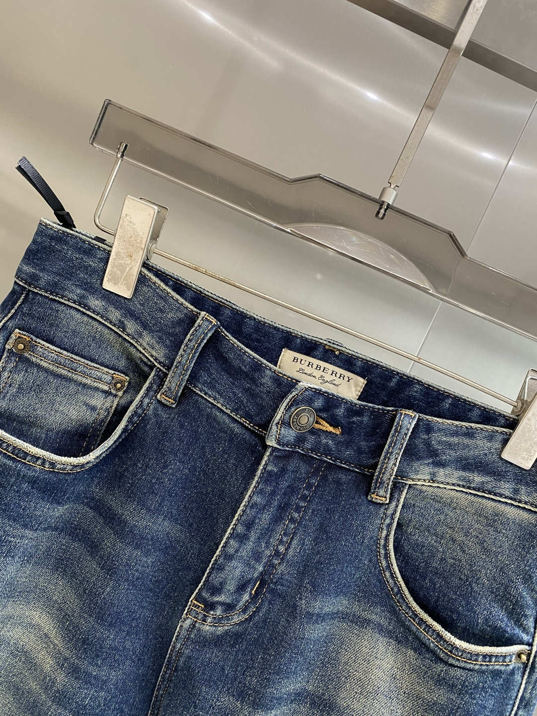 《𝙉𝙚𝙬🤍🖤巴家》25ss秋冬牛仔 超级有范儿的一款牛仔裤，定制原版水洗牛仔面料，独特设计，顶级工艺字母