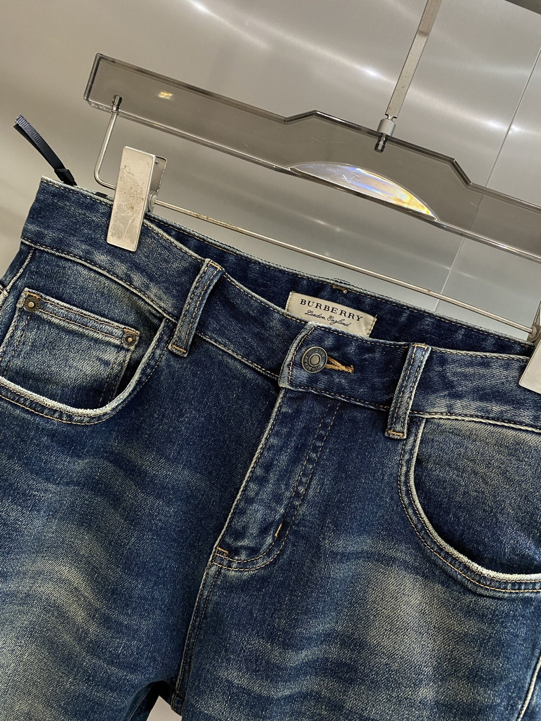 《𝙉𝙚𝙬🤍🖤巴家》25ss秋冬牛仔 超级有范儿的一款牛仔裤，定制原版水洗牛仔面料，独特设计，顶级工艺字母