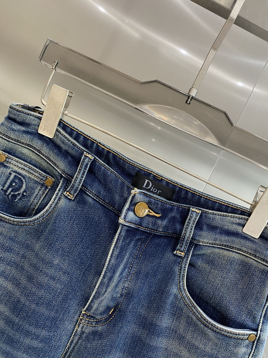 《𝙉𝙚𝙬🤍🖤迪家》25ss秋冬牛仔 超级有范儿的一款牛仔裤，定制原版水洗牛仔面料，独特设计，顶级工艺字母