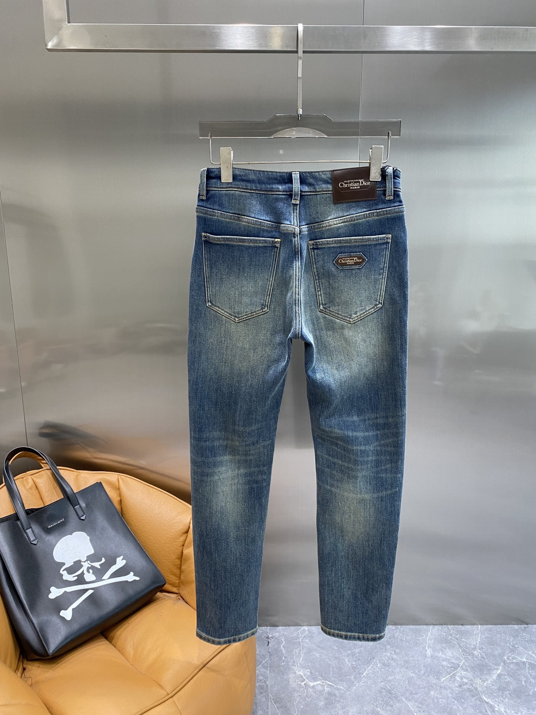 《𝙉𝙚𝙬🤍🖤迪家》25ss秋冬牛仔 超级有范儿的一款牛仔裤，定制原版水洗牛仔面料，独特设计，顶级工艺字母