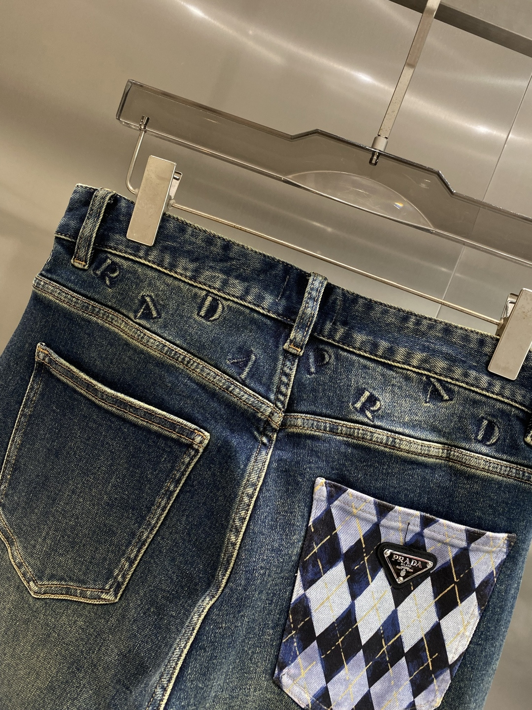 《𝙉𝙚𝙬🤍🖤普家》25ss秋冬牛仔 超级有范儿的一款牛仔裤，定制原版水洗牛仔面料，独特设计，顶级工艺字母