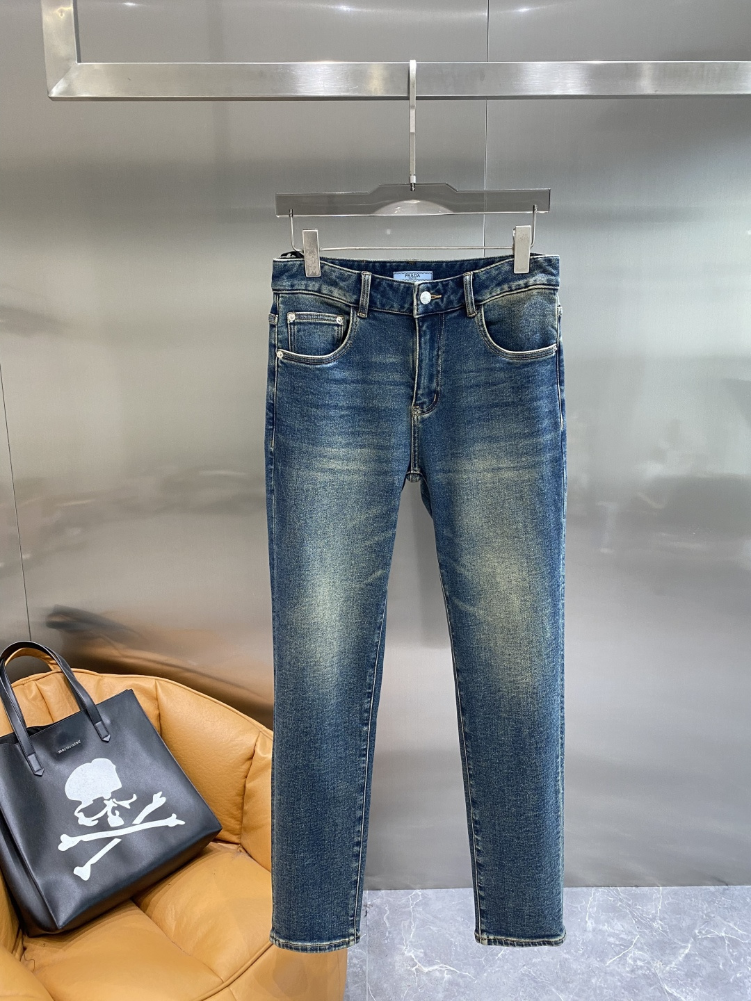 《𝙉𝙚𝙬🤍🖤普家》25ss秋冬牛仔 超级有范儿的一款牛仔裤，定制原版水洗牛仔面料，独特设计，顶级工艺字母