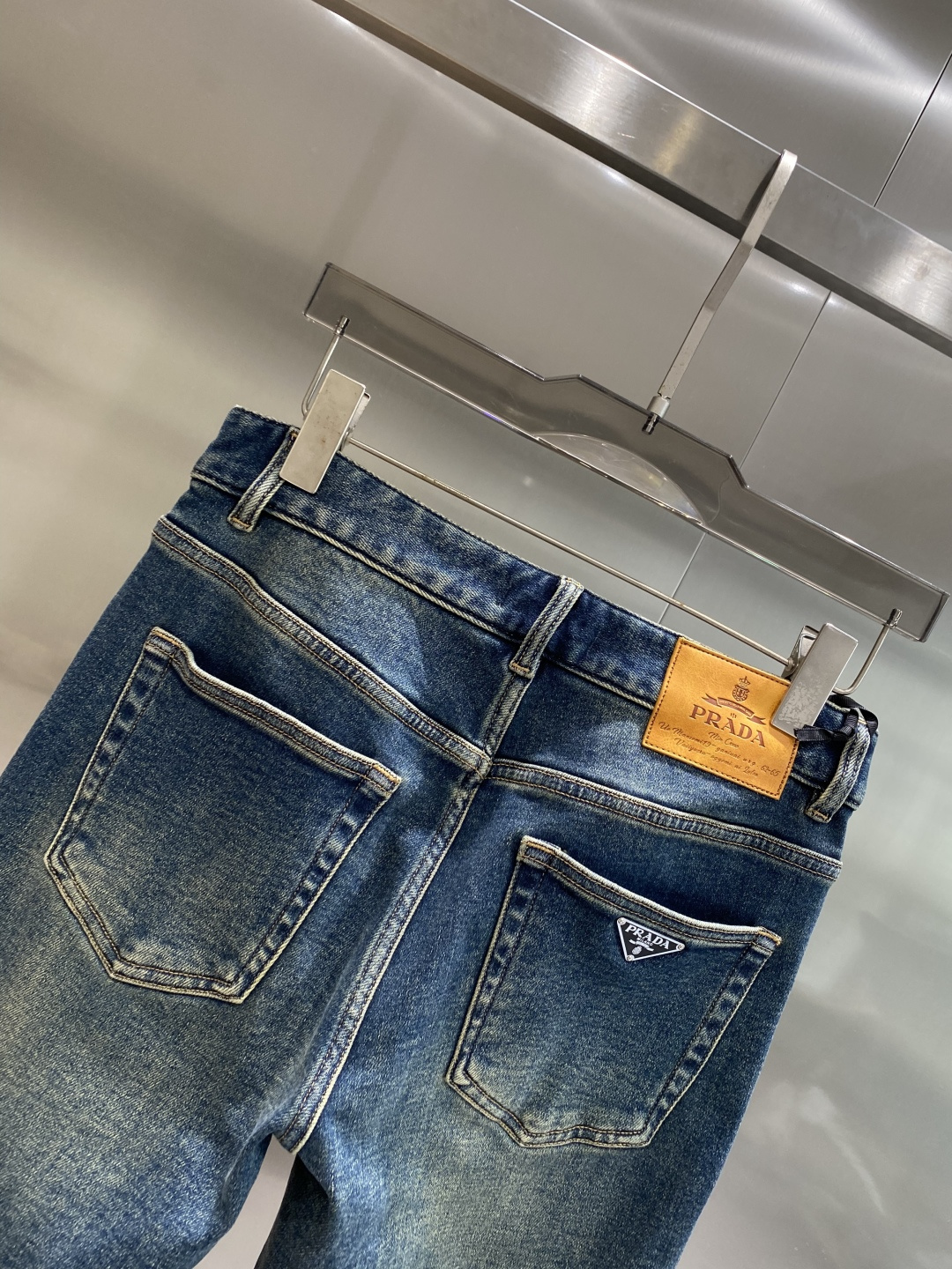 《𝙉𝙚𝙬🤍🖤普家》25ss秋冬牛仔 超级有范儿的一款牛仔裤，定制原版水洗牛仔面料，独特设计，顶级工艺字母