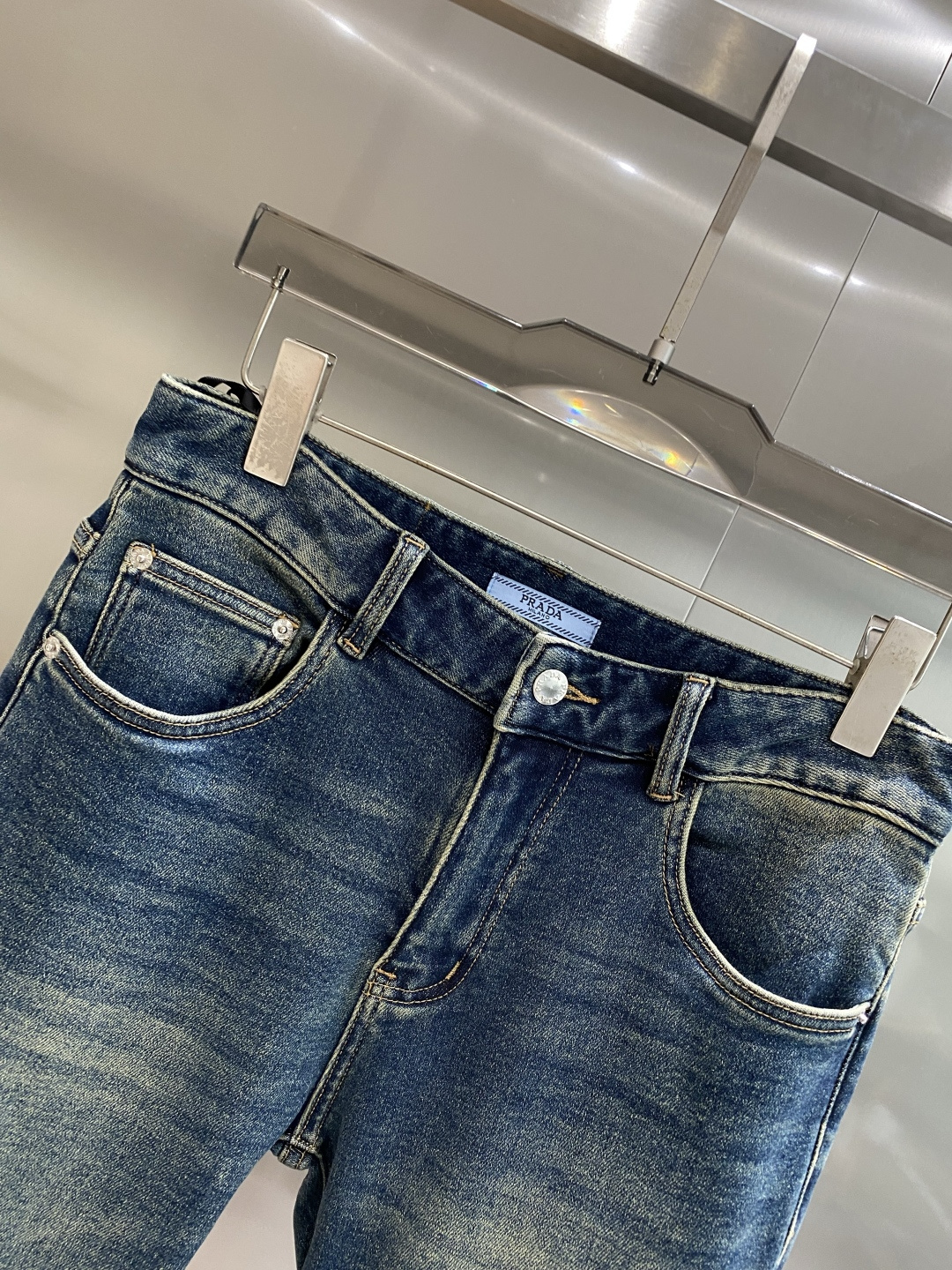 《𝙉𝙚𝙬🤍🖤普家》25ss秋冬牛仔 超级有范儿的一款牛仔裤，定制原版水洗牛仔面料，独特设计，顶级工艺字母