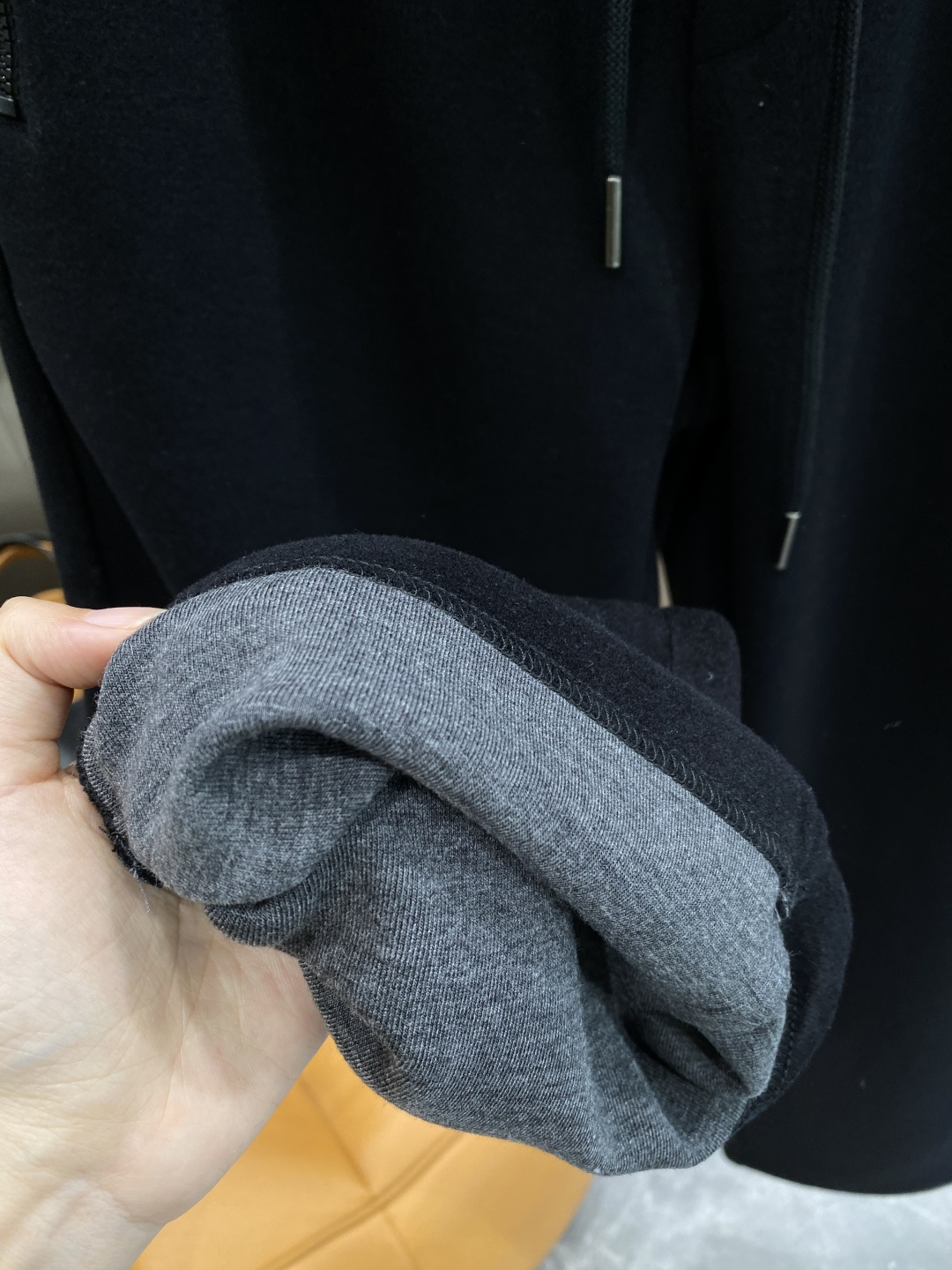 《𝙉𝙚𝙬🤍🖤alo家》2025秋冬新款休闲裤！官网同步发售。品牌经典LOGO休闲裤 ，舒适度极好，手触感