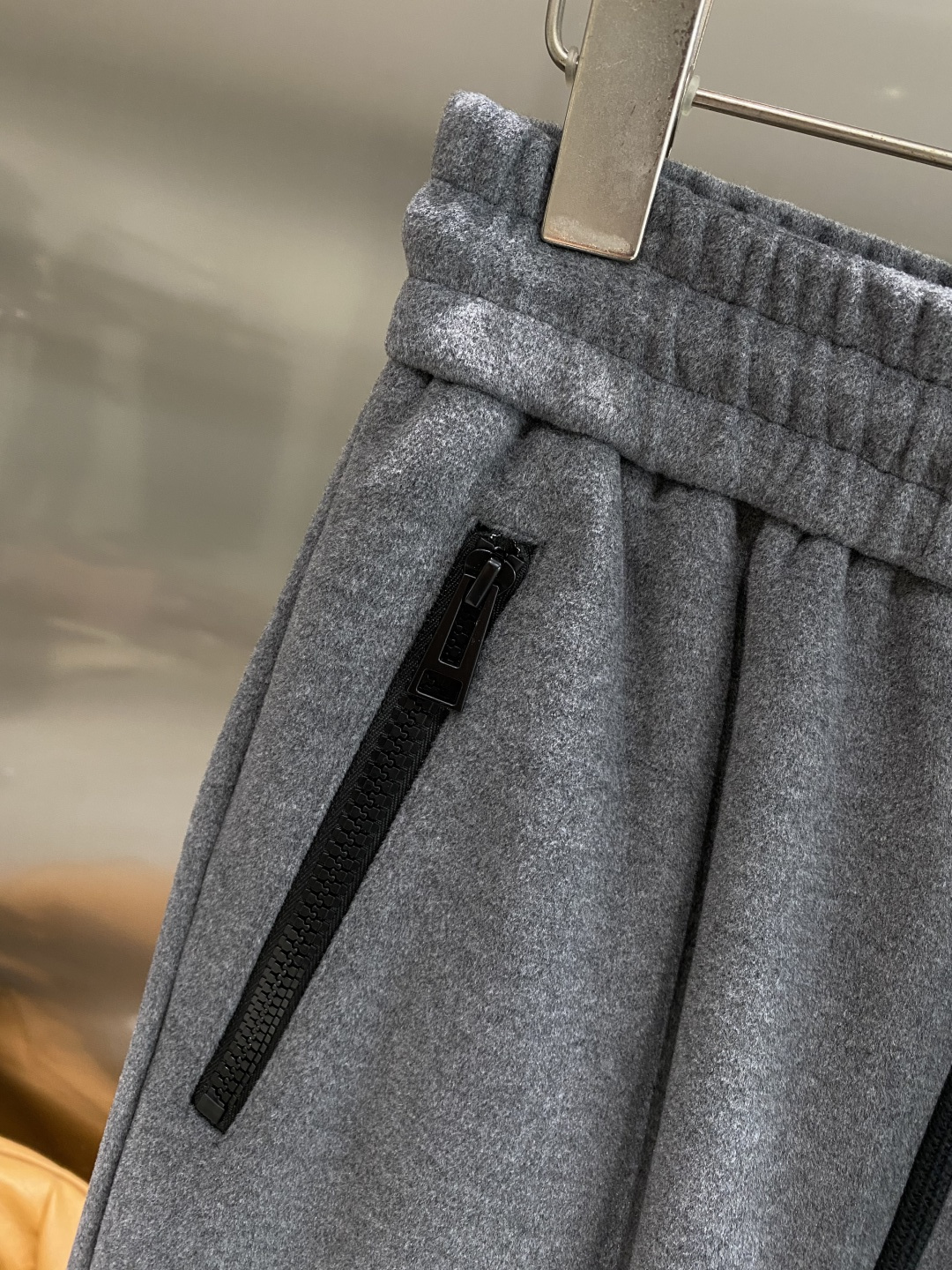 《𝙉𝙚𝙬🤍🖤alo家》2025秋冬新款休闲裤！官网同步发售。品牌经典LOGO休闲裤 ，舒适度极好，手触感