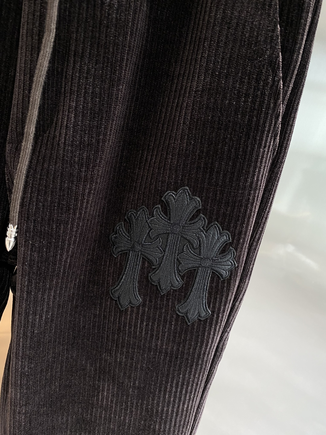 《𝙉𝙚𝙬🤍🖤克罗家》2025专柜新品大爆款高端休闲裤松紧裤！奢华品牌logo重工艺点缀 随意进出专柜，高