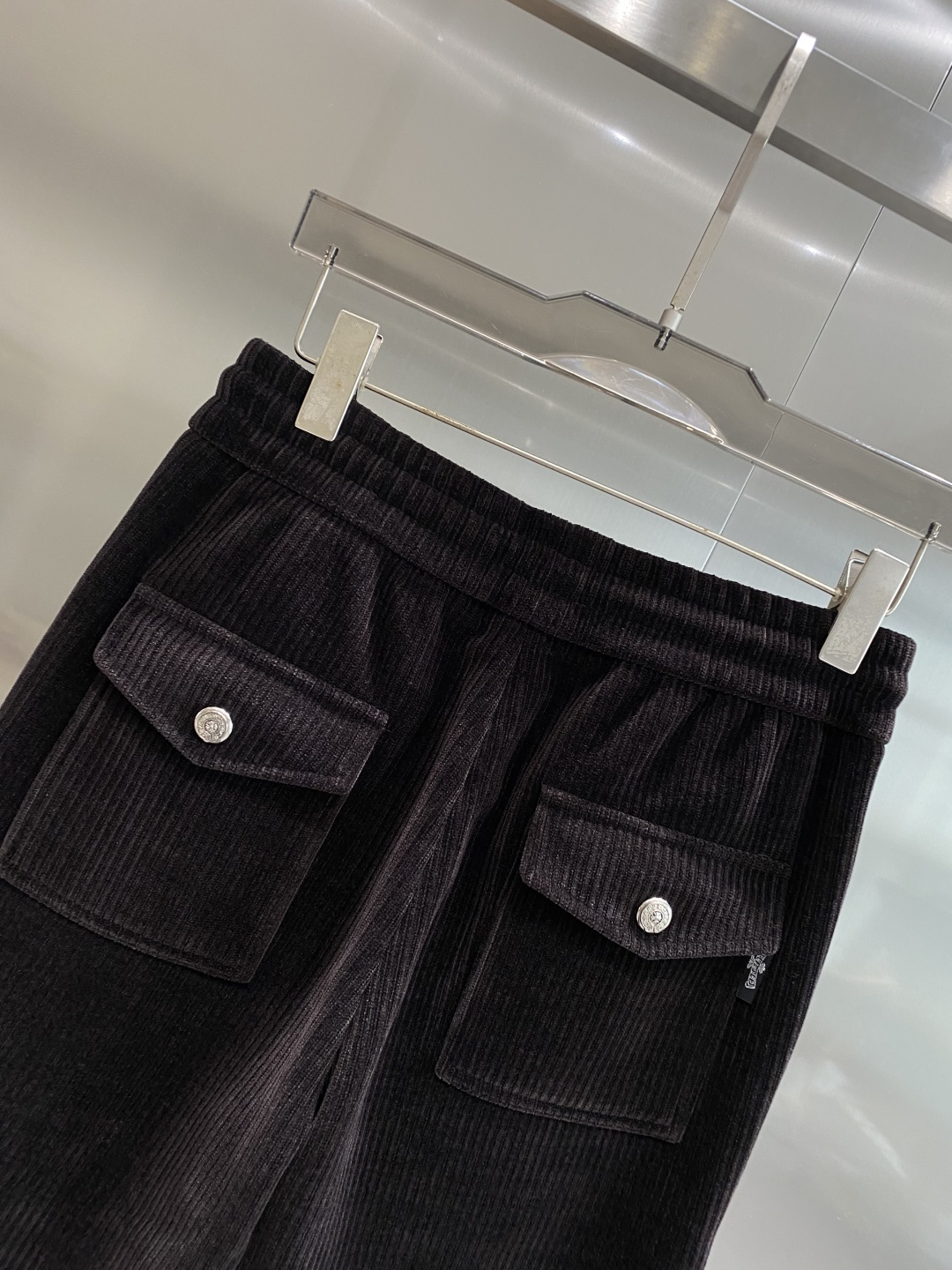 《𝙉𝙚𝙬🤍🖤克罗家》2025专柜新品大爆款高端休闲裤松紧裤！奢华品牌logo重工艺点缀 随意进出专柜，高