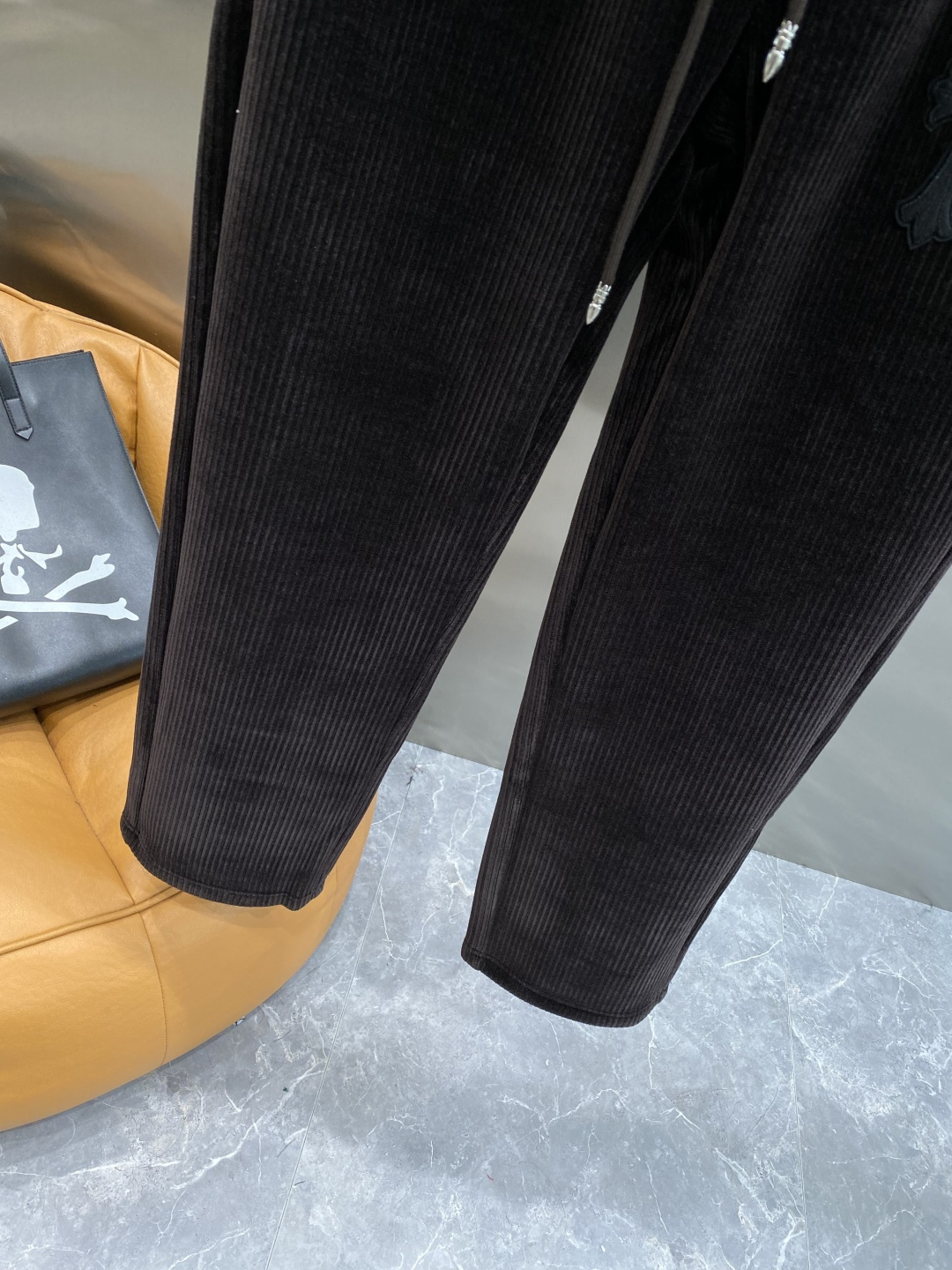 《𝙉𝙚𝙬🤍🖤克罗家》2025专柜新品大爆款高端休闲裤松紧裤！奢华品牌logo重工艺点缀 随意进出专柜，高