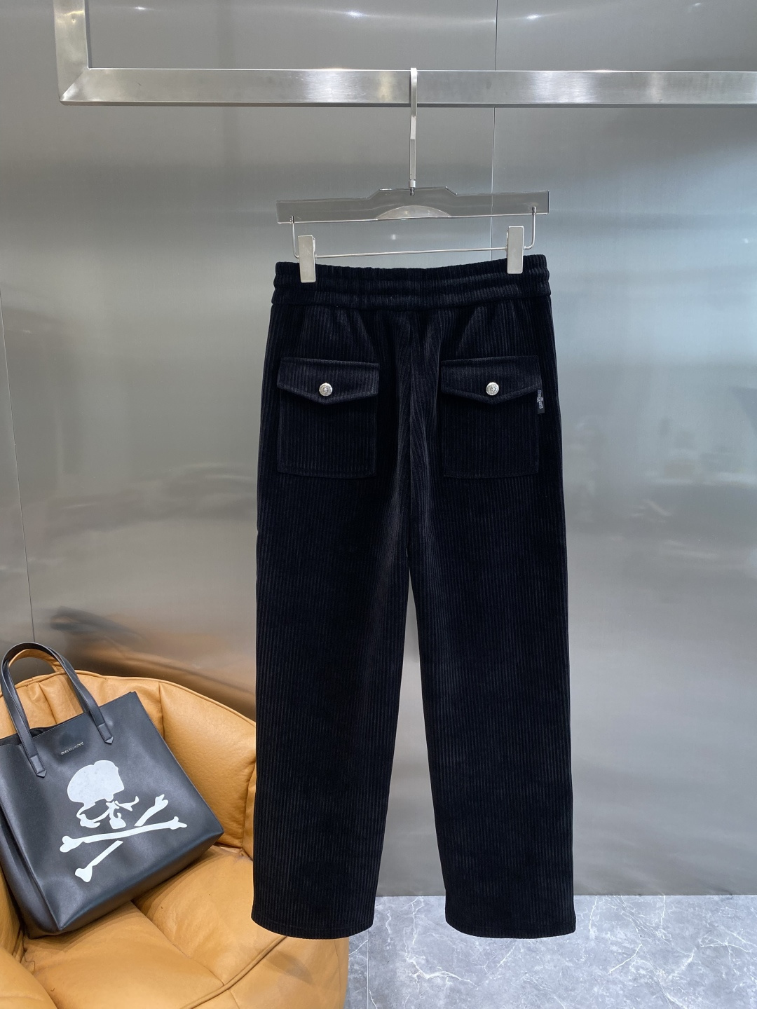 《𝙉𝙚𝙬🤍🖤克罗家》2025专柜新品大爆款高端休闲裤松紧裤！奢华品牌logo重工艺点缀 随意进出专柜，高