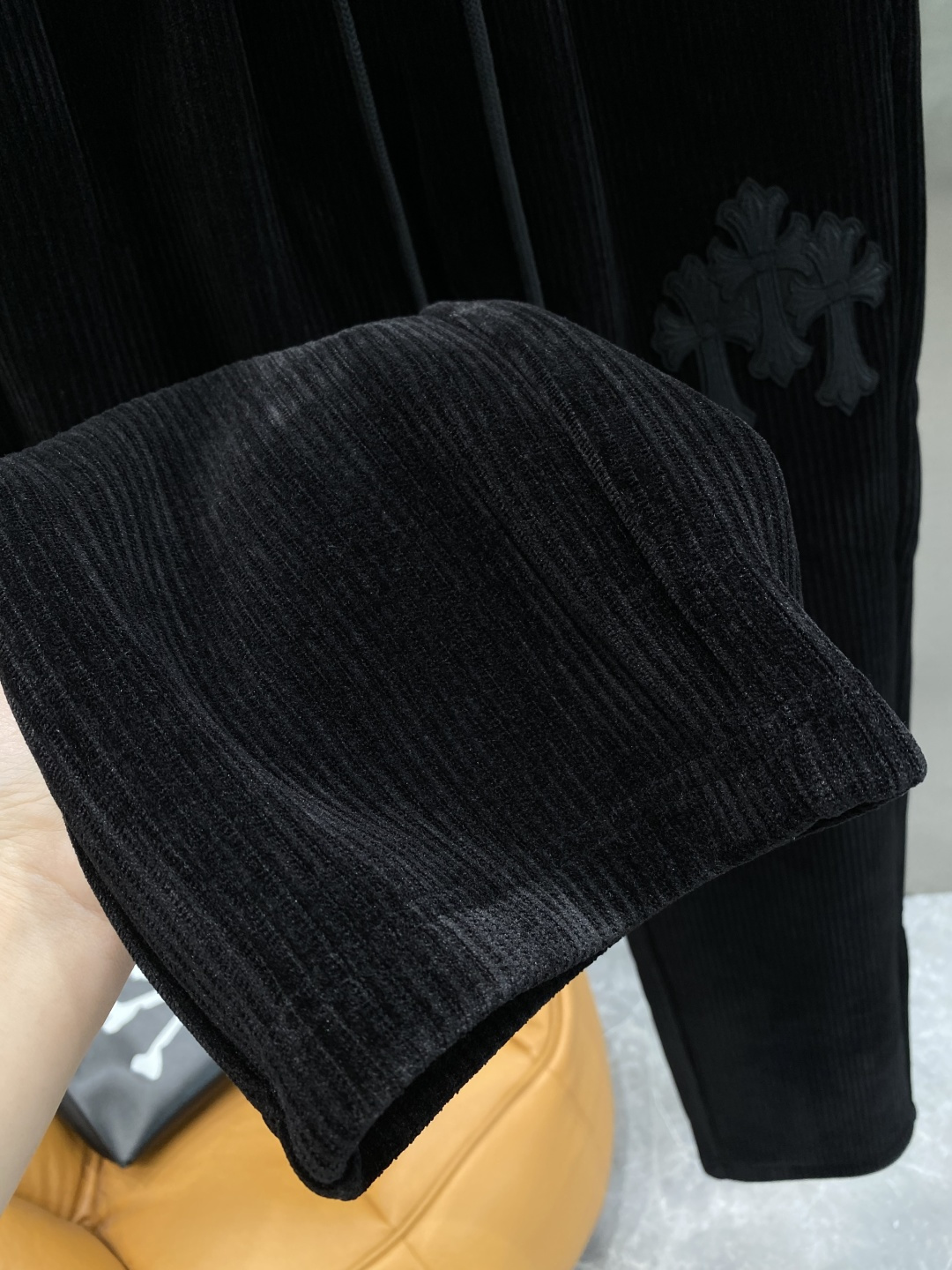 《𝙉𝙚𝙬🤍🖤克罗家》2025专柜新品大爆款高端休闲裤松紧裤！奢华品牌logo重工艺点缀 随意进出专柜，高