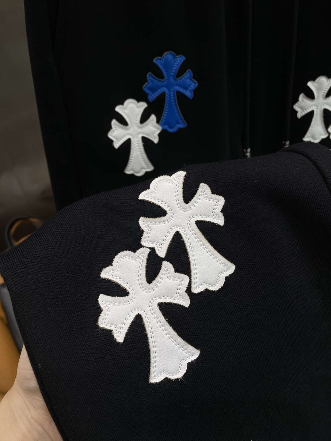 《𝙉𝙚𝙬🖤🤍克家》2025专柜新品大爆款高端休闲裤松紧裤！奢华品牌logo重工艺点缀 随意进出专柜，高端