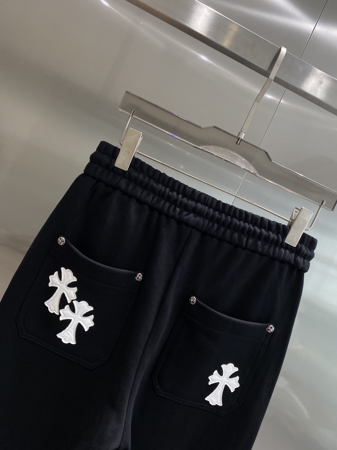 《𝙉𝙚𝙬🖤🤍克家》2025专柜新品大爆款高端休闲裤松紧裤！奢华品牌logo重工艺点缀 随意进出专柜，高端