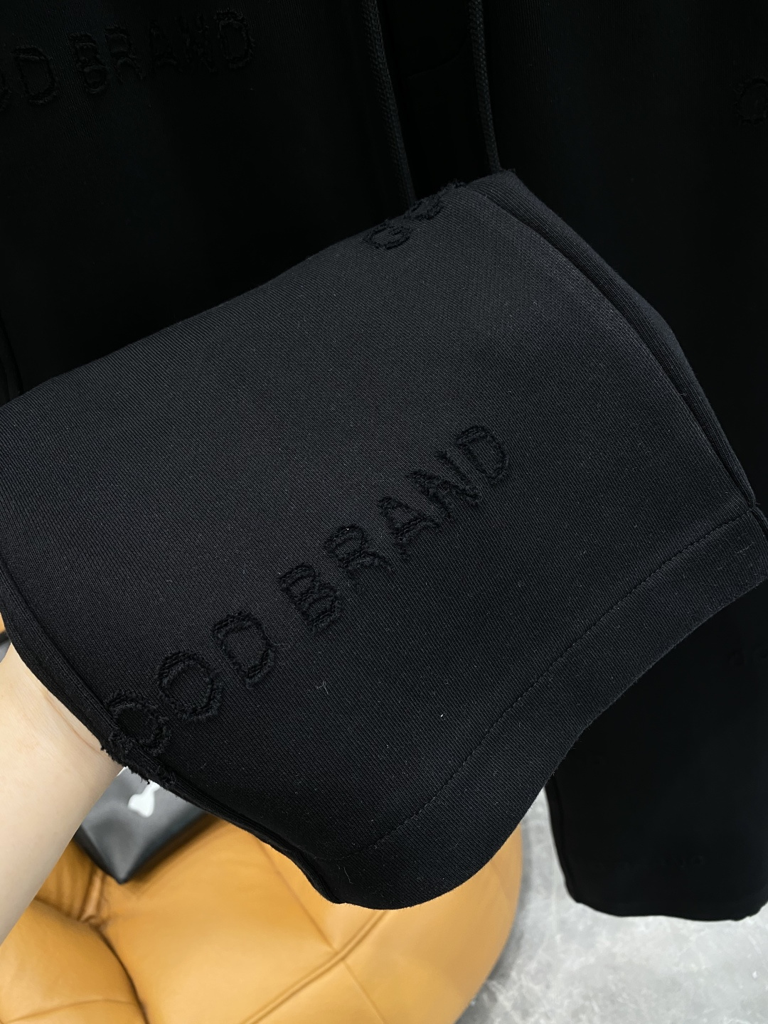 《𝙉𝙚𝙬🖤🤍古家》2025专柜新品大爆款高端休闲裤松紧裤！奢华品牌logo重工艺点缀 随意进出专柜，高端