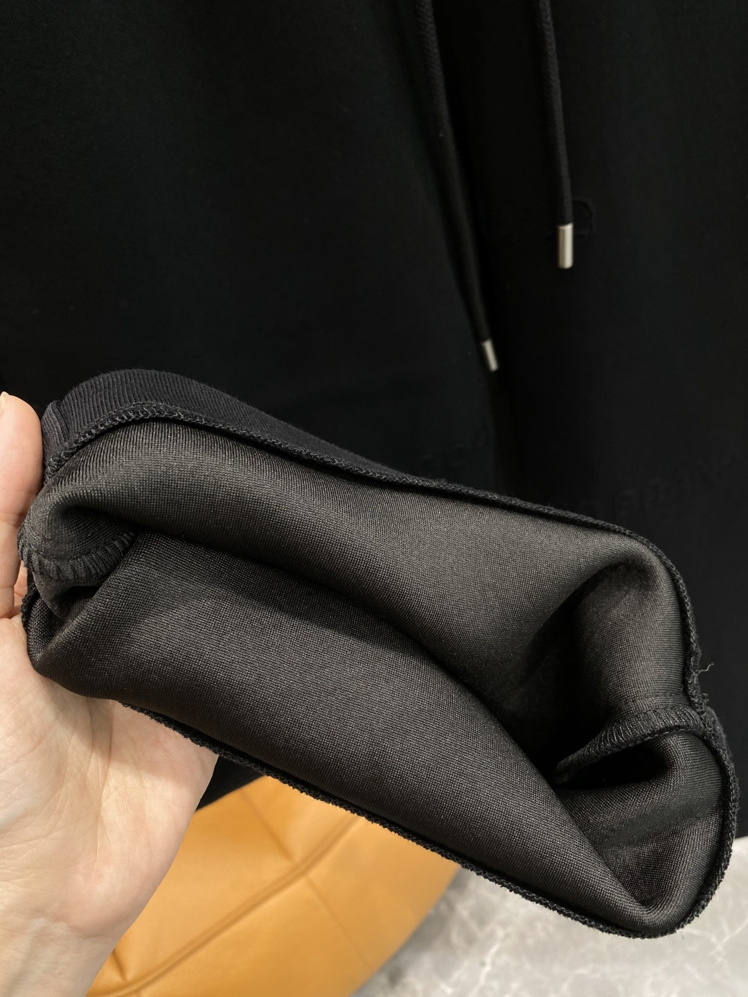 《𝙉𝙚𝙬🖤🤍古家》2025专柜新品大爆款高端休闲裤松紧裤！奢华品牌logo重工艺点缀 随意进出专柜，高端