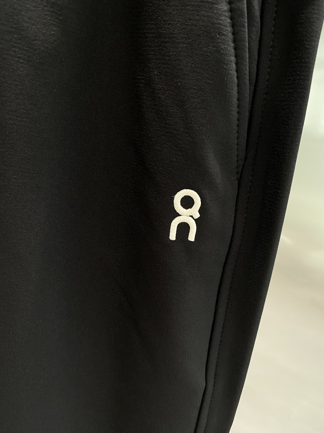 《𝙉𝙚𝙬🖤🤍罗家》2025专柜新品大爆款高端休闲裤松紧裤！奢华品牌logo重工艺点缀 随意进出专柜，高端