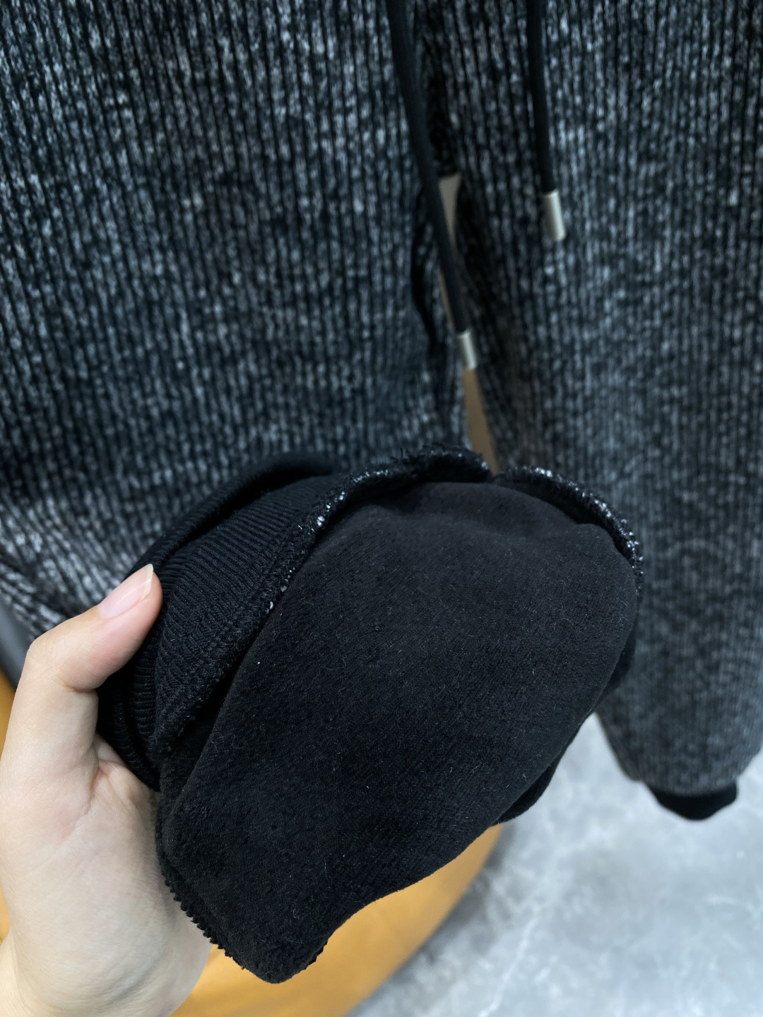 《𝙉𝙚𝙬🤍🖤蒙家》2025专柜新品大爆款高端休闲裤松紧裤！奢华品牌logo重工艺点缀 随意进出专柜，高端