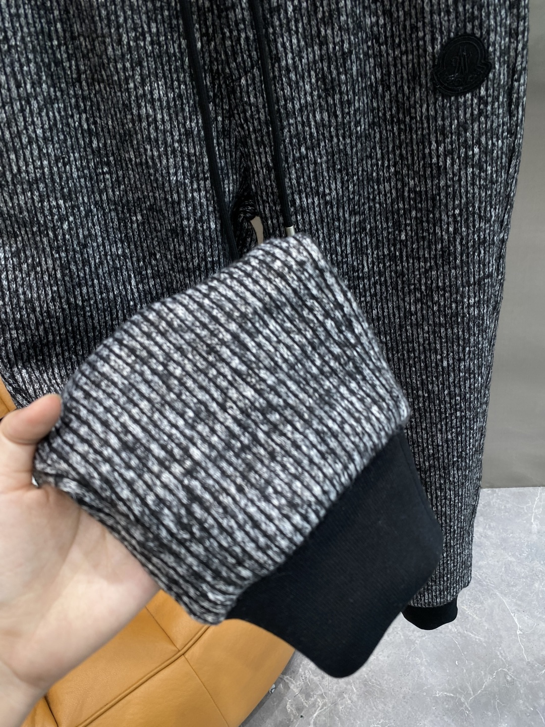 《𝙉𝙚𝙬🤍🖤蒙家》2025专柜新品大爆款高端休闲裤松紧裤！奢华品牌logo重工艺点缀 随意进出专柜，高端