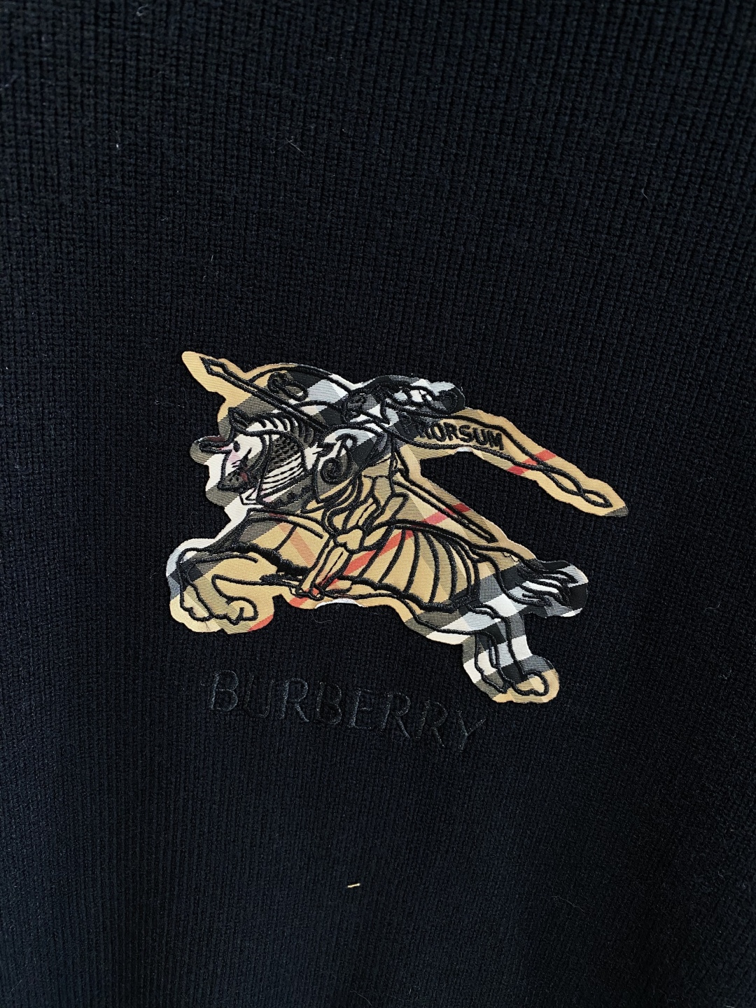 《𝙉𝙚𝙬🤍🖤巴家》2025官网秋冬季最新毛衣，专柜同步在售爆款！特供羊毛混纺面料.手感舒适.可直接接触皮