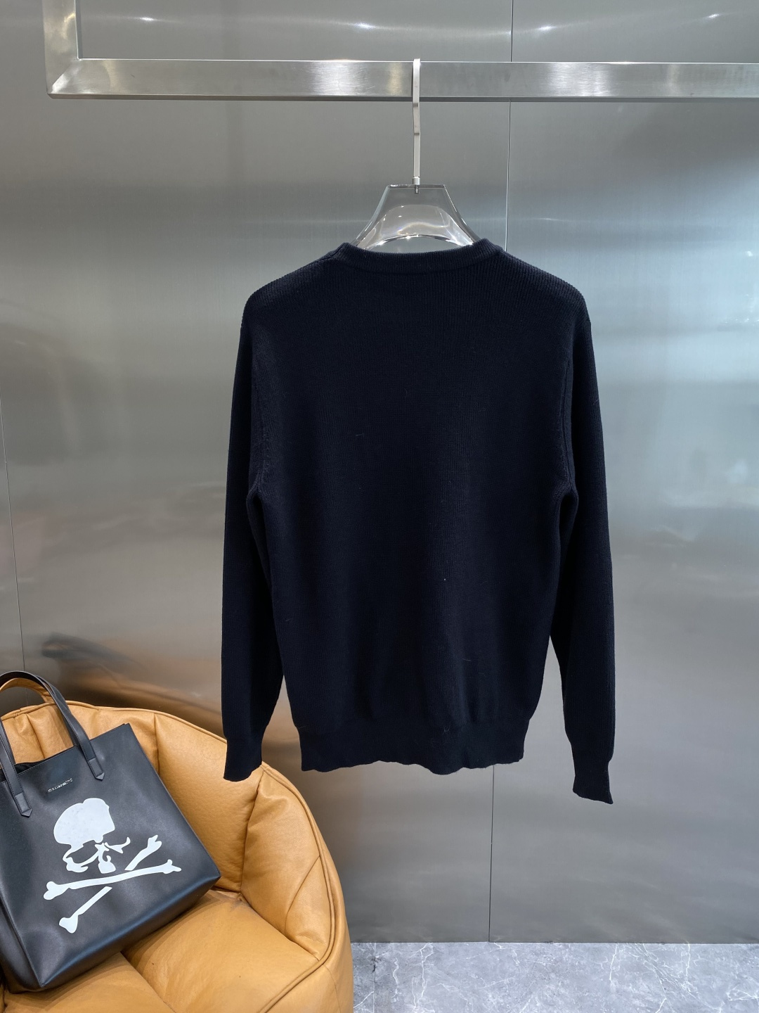 《𝙉𝙚𝙬🤍🖤巴家》2025官网秋冬季最新毛衣，专柜同步在售爆款！特供羊毛混纺面料.手感舒适.可直接接触皮