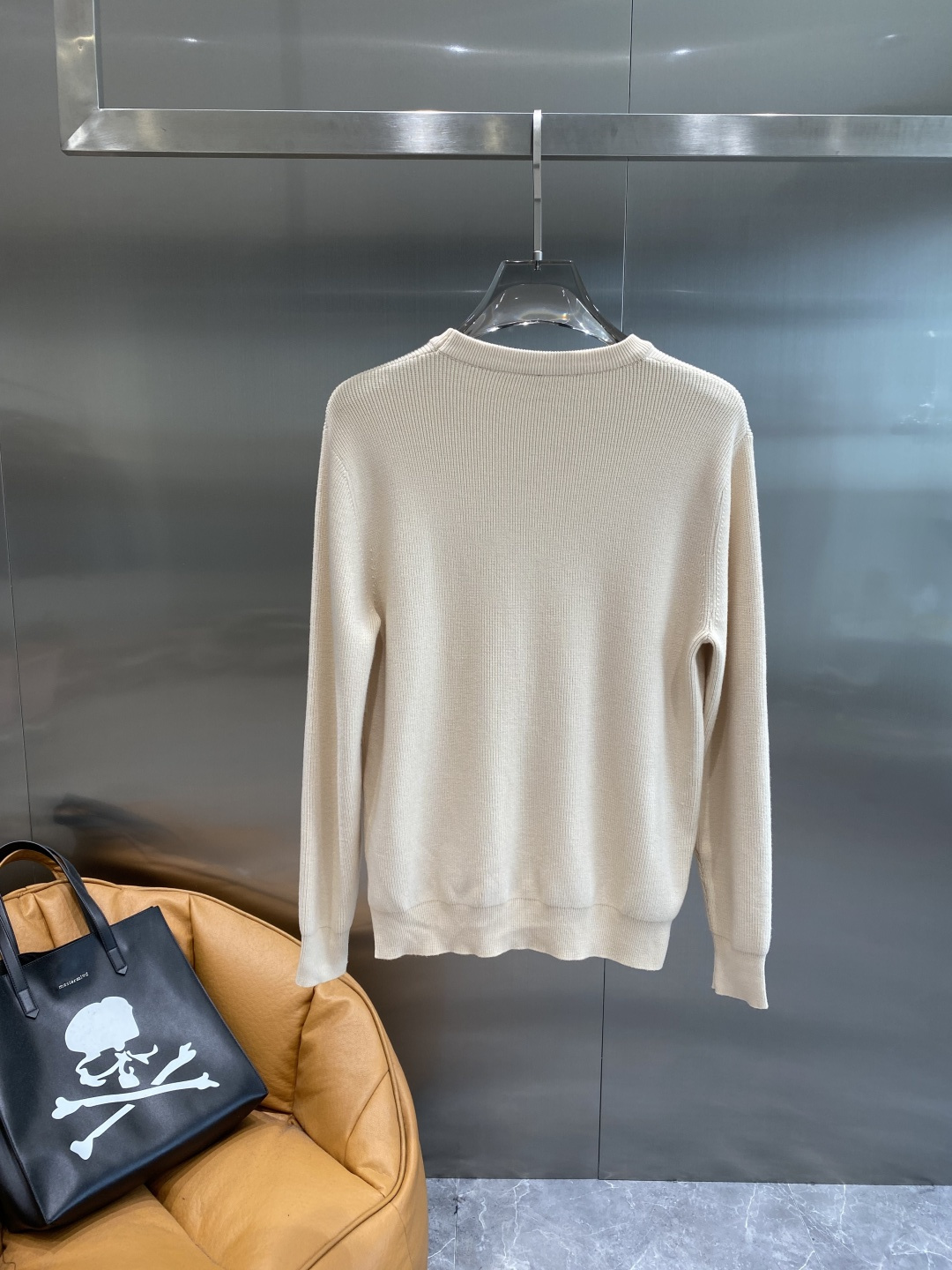 《𝙉𝙚𝙬🤍🖤巴家》2025官网秋冬季最新毛衣，专柜同步在售爆款！特供羊毛混纺面料.手感舒适.可直接接触皮