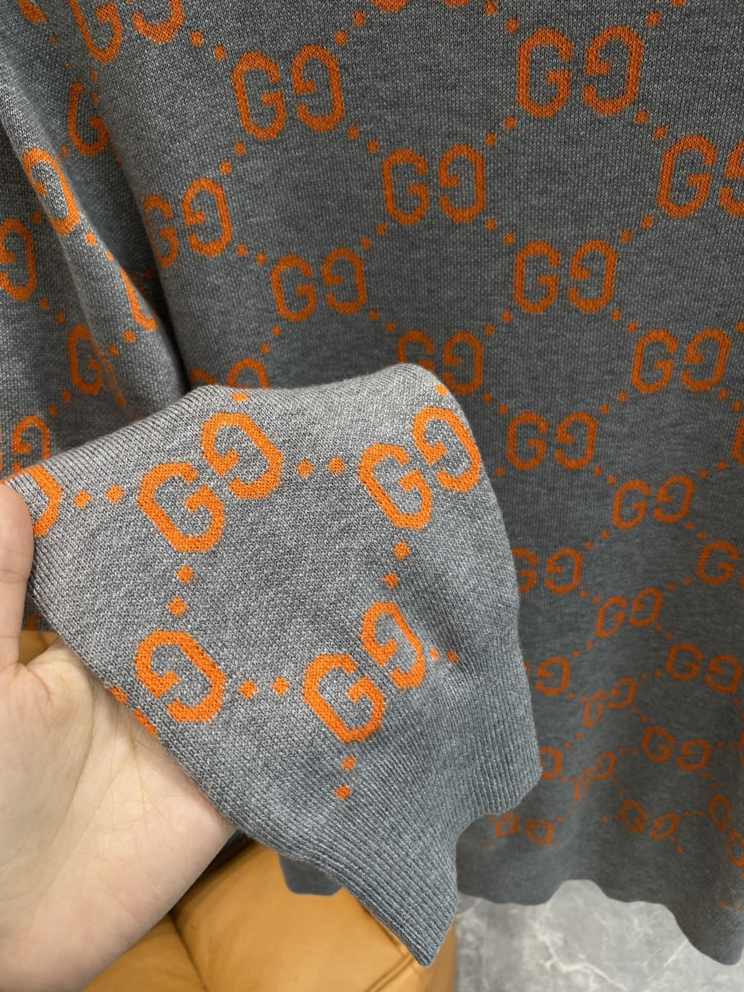 《𝙉𝙚𝙬🤍🖤古家》2025官网秋冬季最新毛衣，专柜同步在售爆款！特供羊毛混纺面料.手感舒适.可直接接触皮