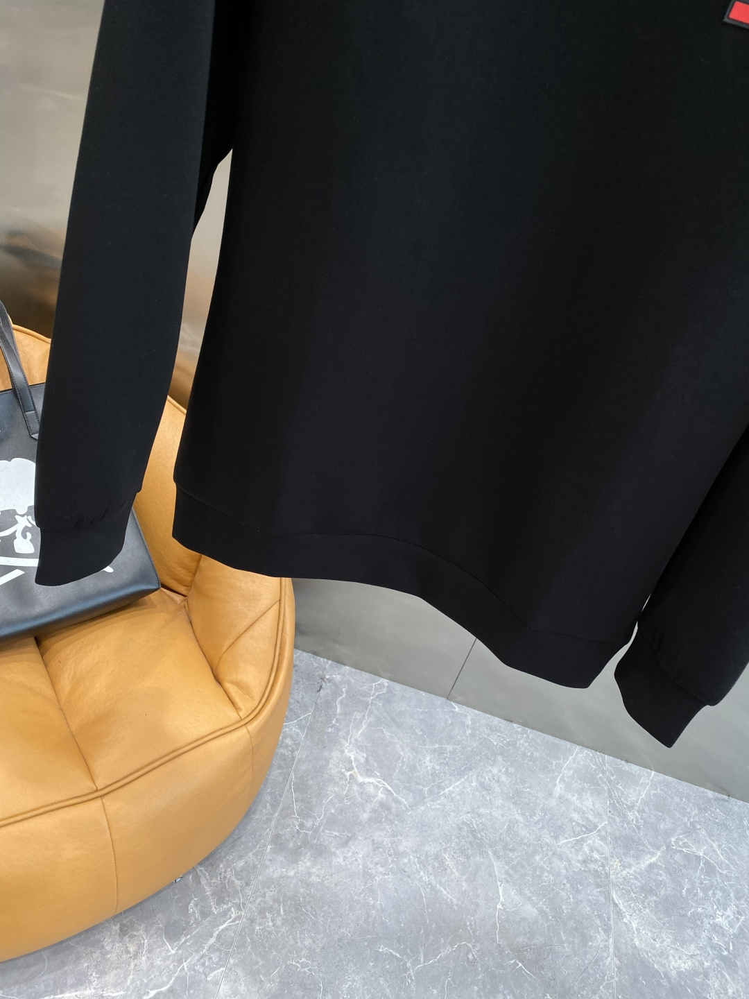 《𝙉𝙚𝙬🤍🖤普家》25秋冬新品空气层 圆领卫衣，正面品牌标识设计，创意重释品牌标志性设计，采用400克重