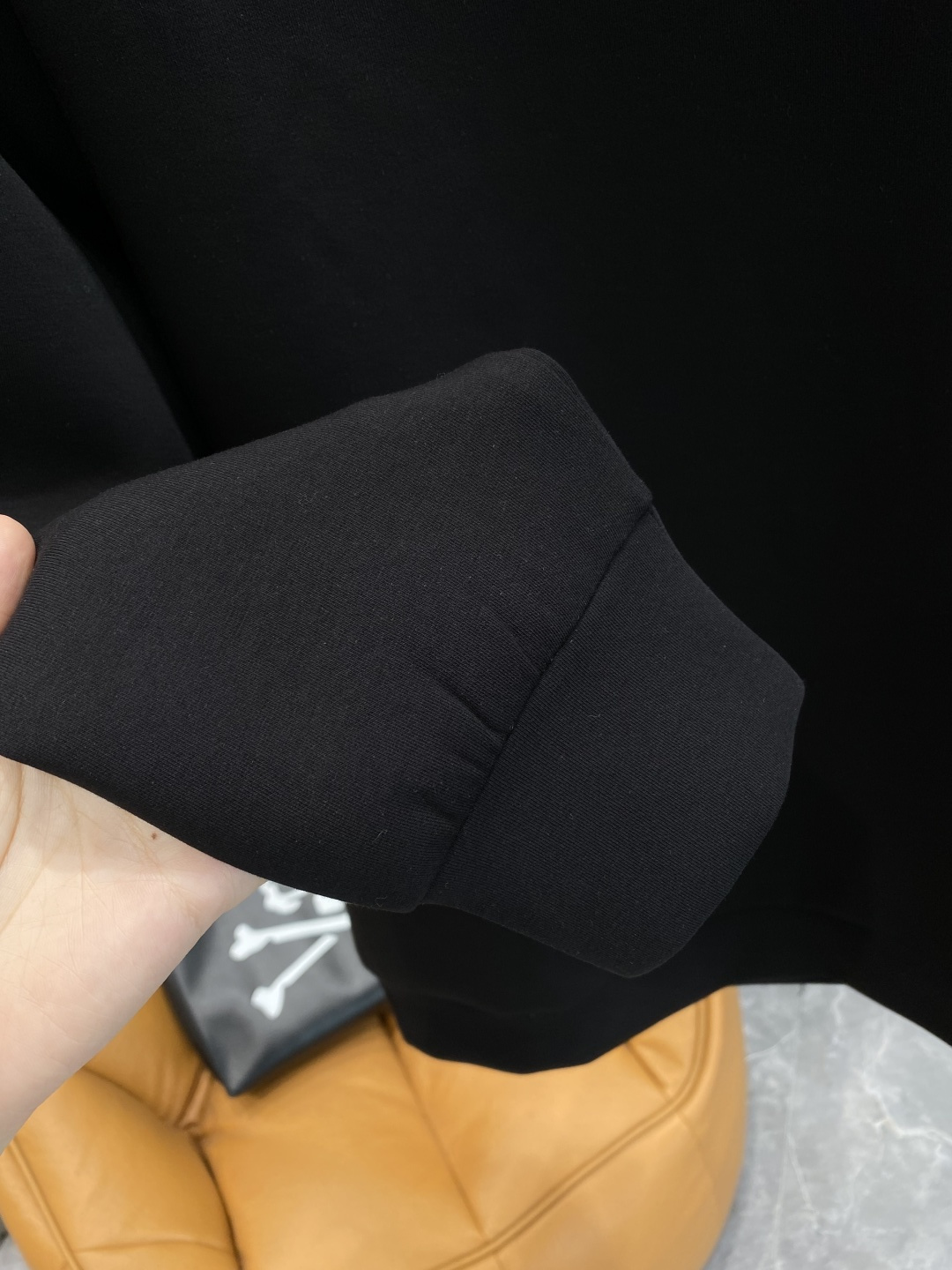 《𝙉𝙚𝙬🤍🖤普家》25秋冬新品空气层 圆领卫衣，正面品牌标识设计，创意重释品牌标志性设计，采用400克重