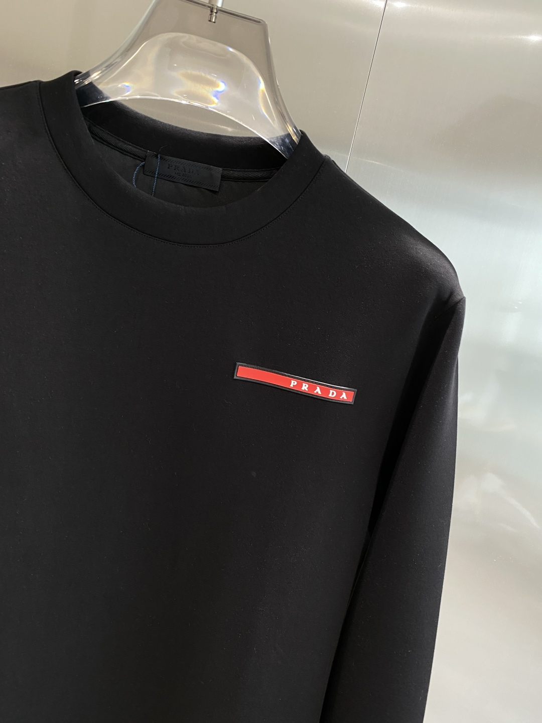 《𝙉𝙚𝙬🤍🖤普家》25秋冬新品空气层 圆领卫衣，正面品牌标识设计，创意重释品牌标志性设计，采用400克重