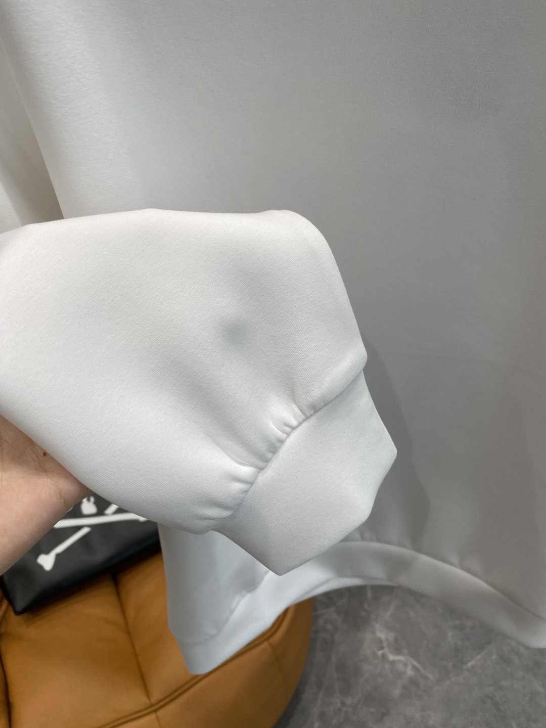 《𝙉𝙚𝙬🤍🖤普家》25秋冬新品空气层 圆领卫衣，正面品牌标识设计，创意重释品牌标志性设计，采用400克重