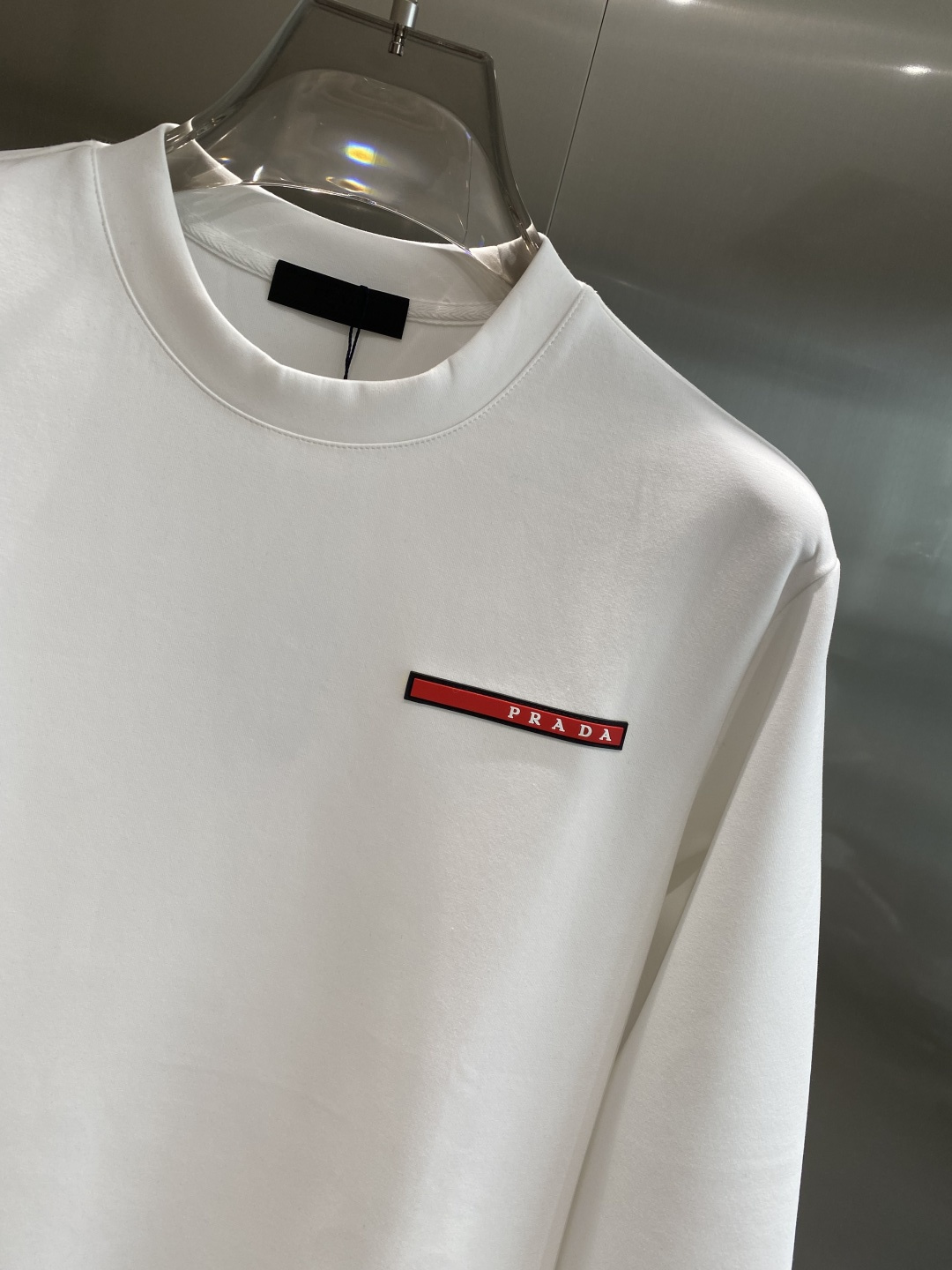 《𝙉𝙚𝙬🤍🖤普家》25秋冬新品空气层 圆领卫衣，正面品牌标识设计，创意重释品牌标志性设计，采用400克重