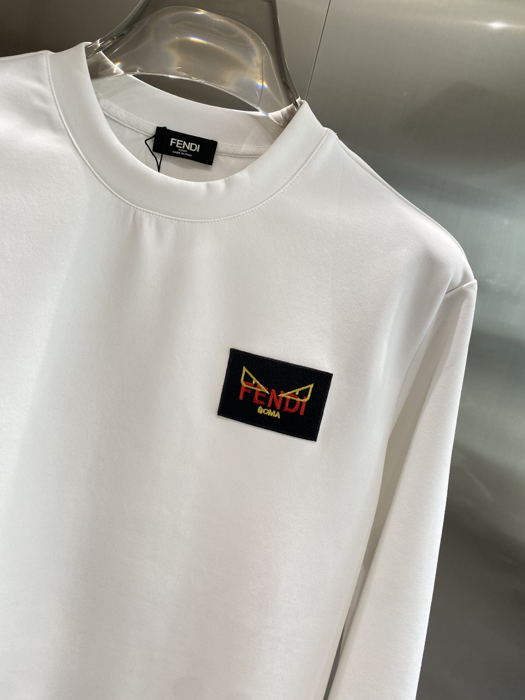 《𝙉𝙚𝙬🤍🖤芬家》25秋冬新品空气层 圆领卫衣，正面品牌标识设计，创意重释品牌标志性设计，采用400克重