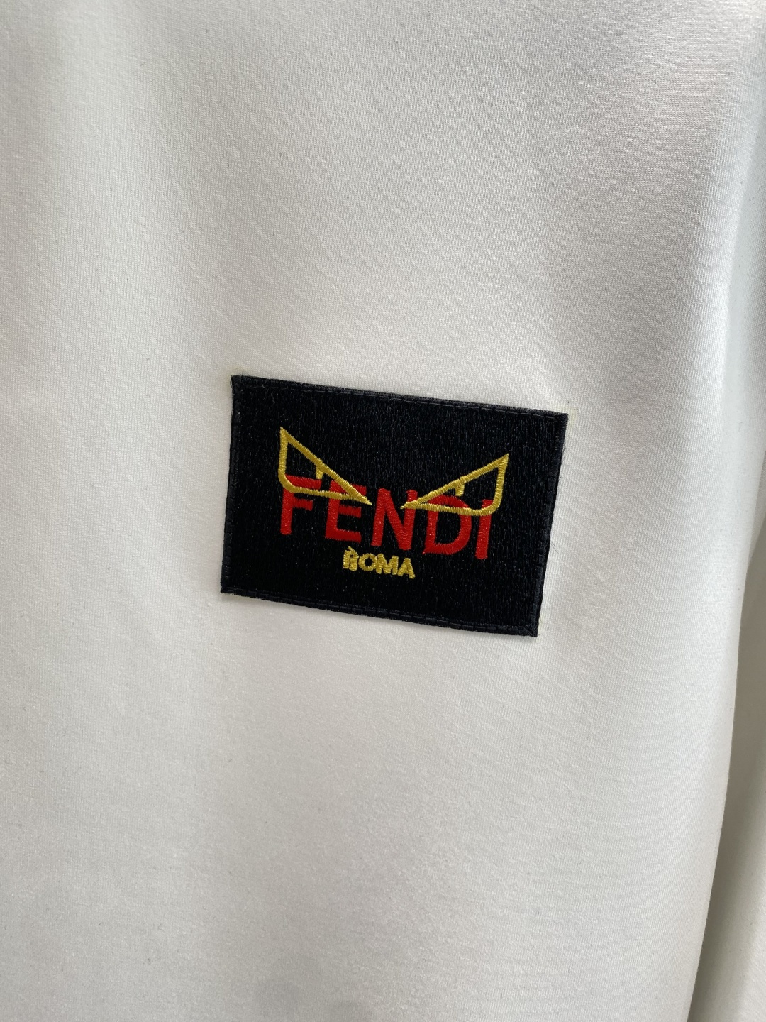 《𝙉𝙚𝙬🤍🖤芬家》25秋冬新品空气层 圆领卫衣，正面品牌标识设计，创意重释品牌标志性设计，采用400克重