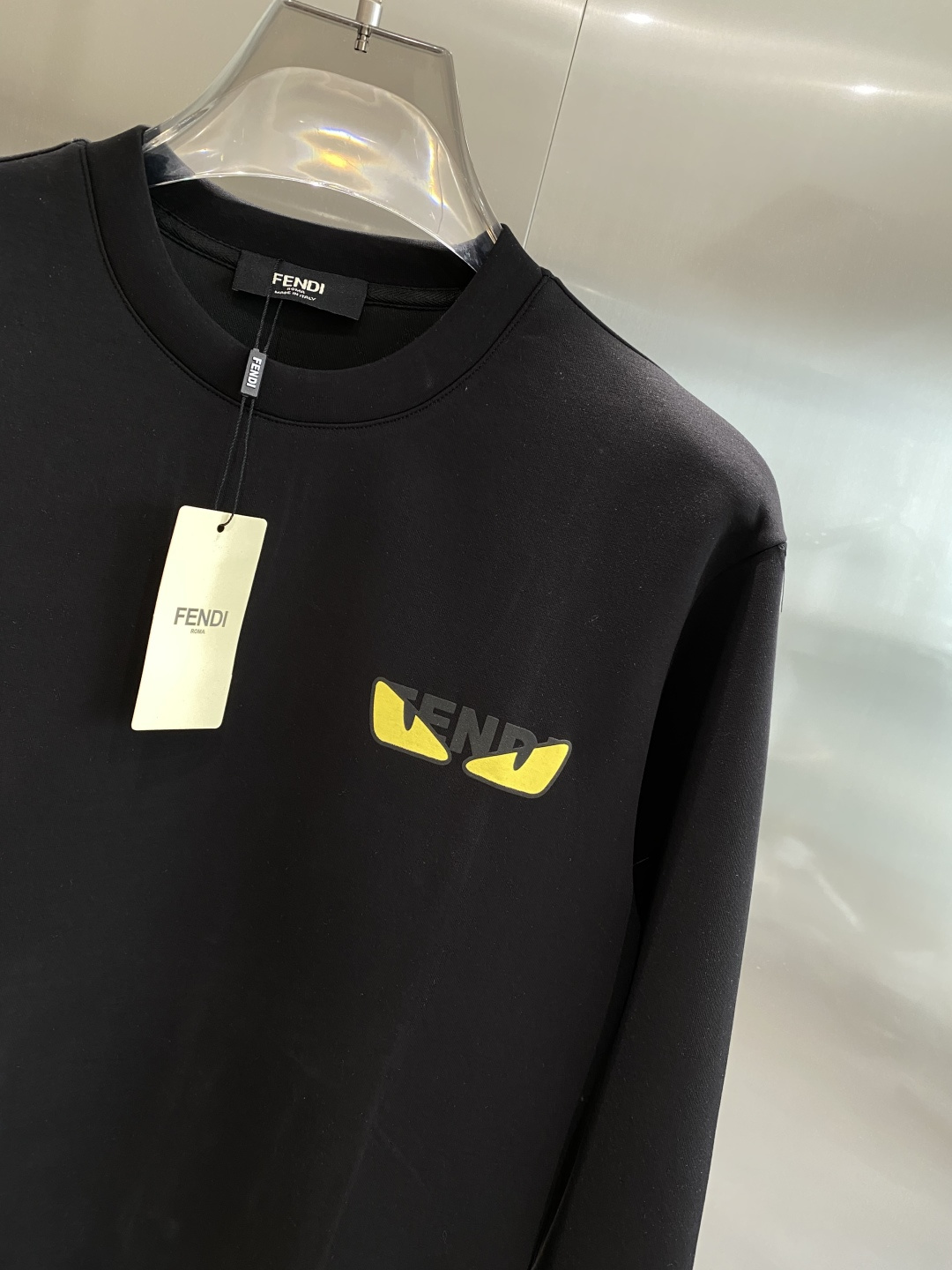 《𝙉𝙚𝙬🤍🖤芬家》25秋冬新品空气层 圆领卫衣，正面品牌标识设计，创意重释品牌标志性设计，采用400克重