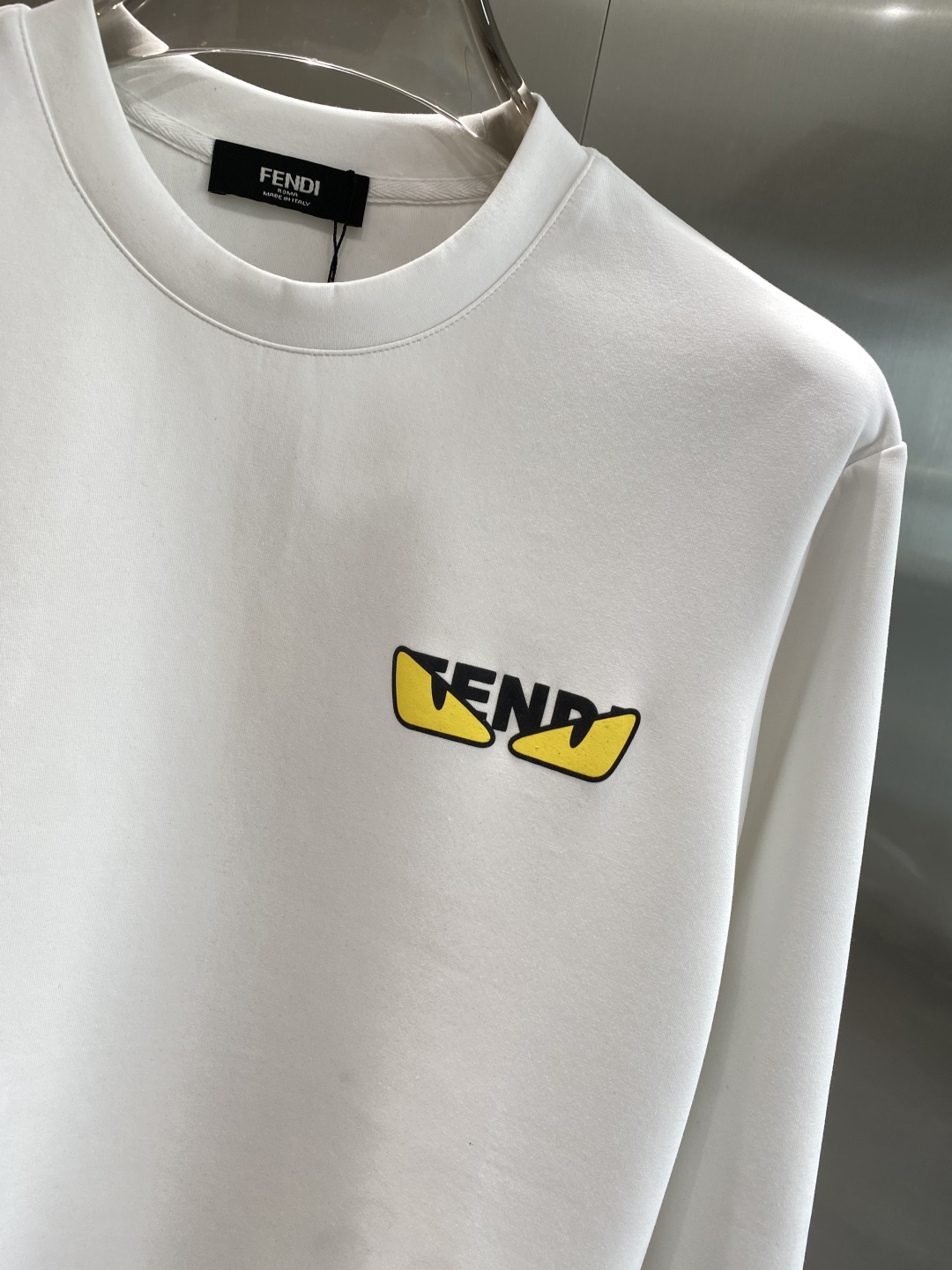 《𝙉𝙚𝙬🤍🖤芬家》25秋冬新品空气层 圆领卫衣，正面品牌标识设计，创意重释品牌标志性设计，采用400克重