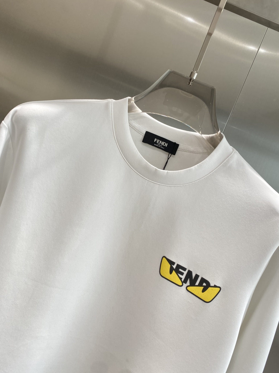 《𝙉𝙚𝙬🤍🖤芬家》25秋冬新品空气层 圆领卫衣，正面品牌标识设计，创意重释品牌标志性设计，采用400克重