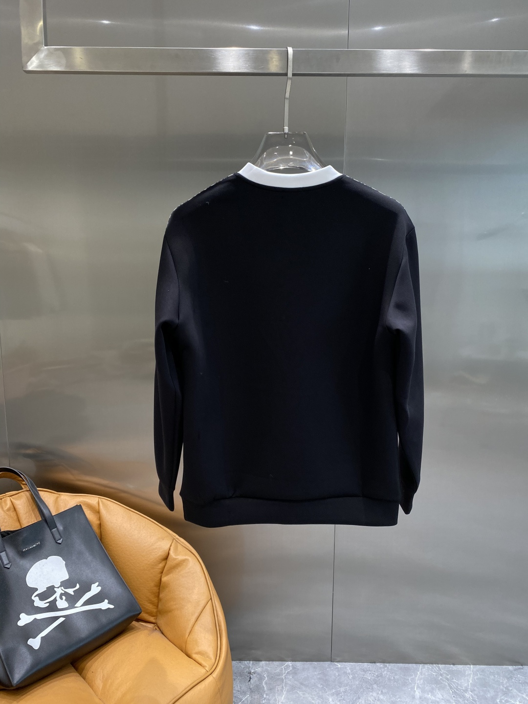 《𝙉𝙚𝙬🤍🖤迪家》25秋冬新品空气层 圆领卫衣，正面品牌标识设计，创意重释品牌标志性设计，采用400克重