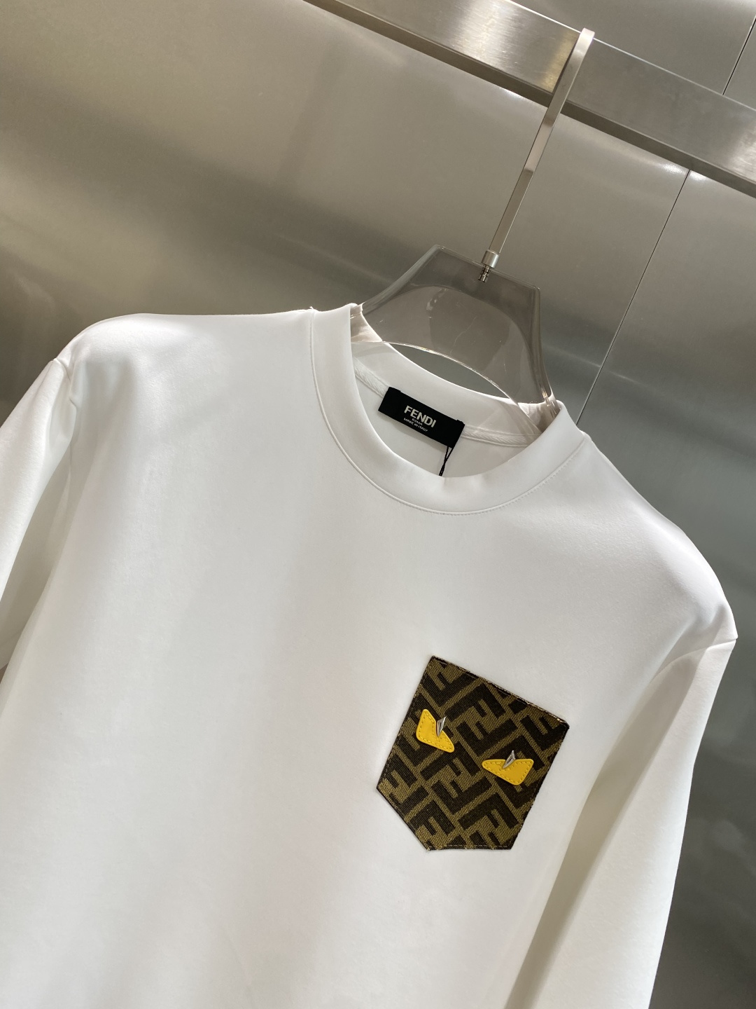 《𝙉𝙚𝙬🤍🖤芬家》25秋冬新品空气层 圆领卫衣，正面品牌标识设计，创意重释品牌标志性设计，采用400克重