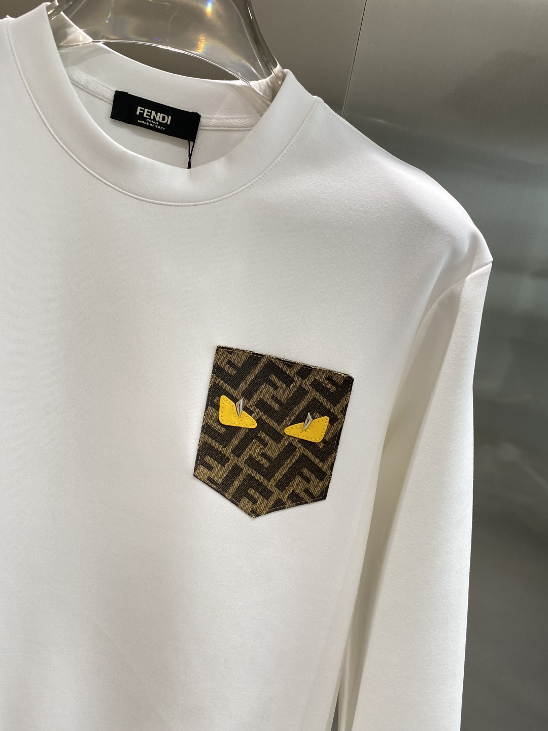 《𝙉𝙚𝙬🤍🖤芬家》25秋冬新品空气层 圆领卫衣，正面品牌标识设计，创意重释品牌标志性设计，采用400克重