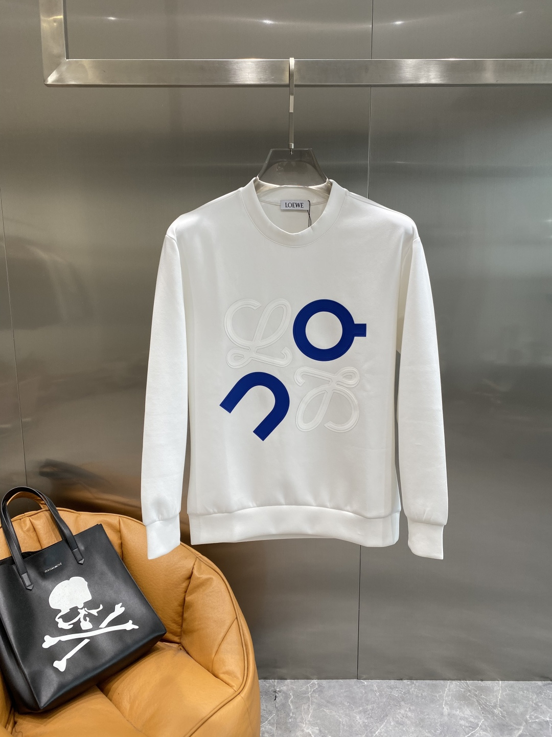 《𝙉𝙚𝙬🤍🖤罗家》25秋冬新品空气层 圆领卫衣，正面品牌标识设计，创意重释品牌标志性设计，采用400克重