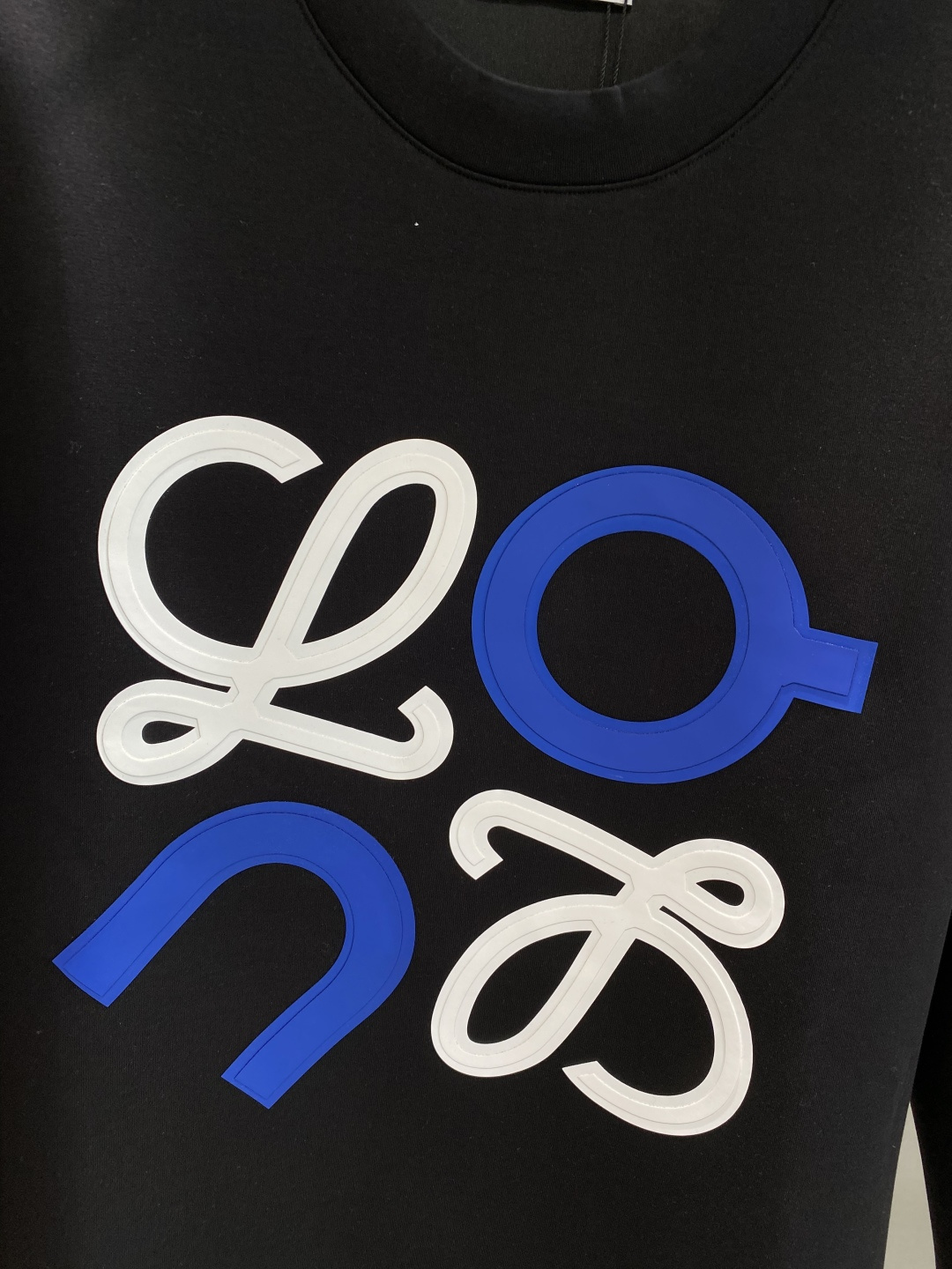 《𝙉𝙚𝙬🤍🖤罗家》25秋冬新品空气层 圆领卫衣，正面品牌标识设计，创意重释品牌标志性设计，采用400克重